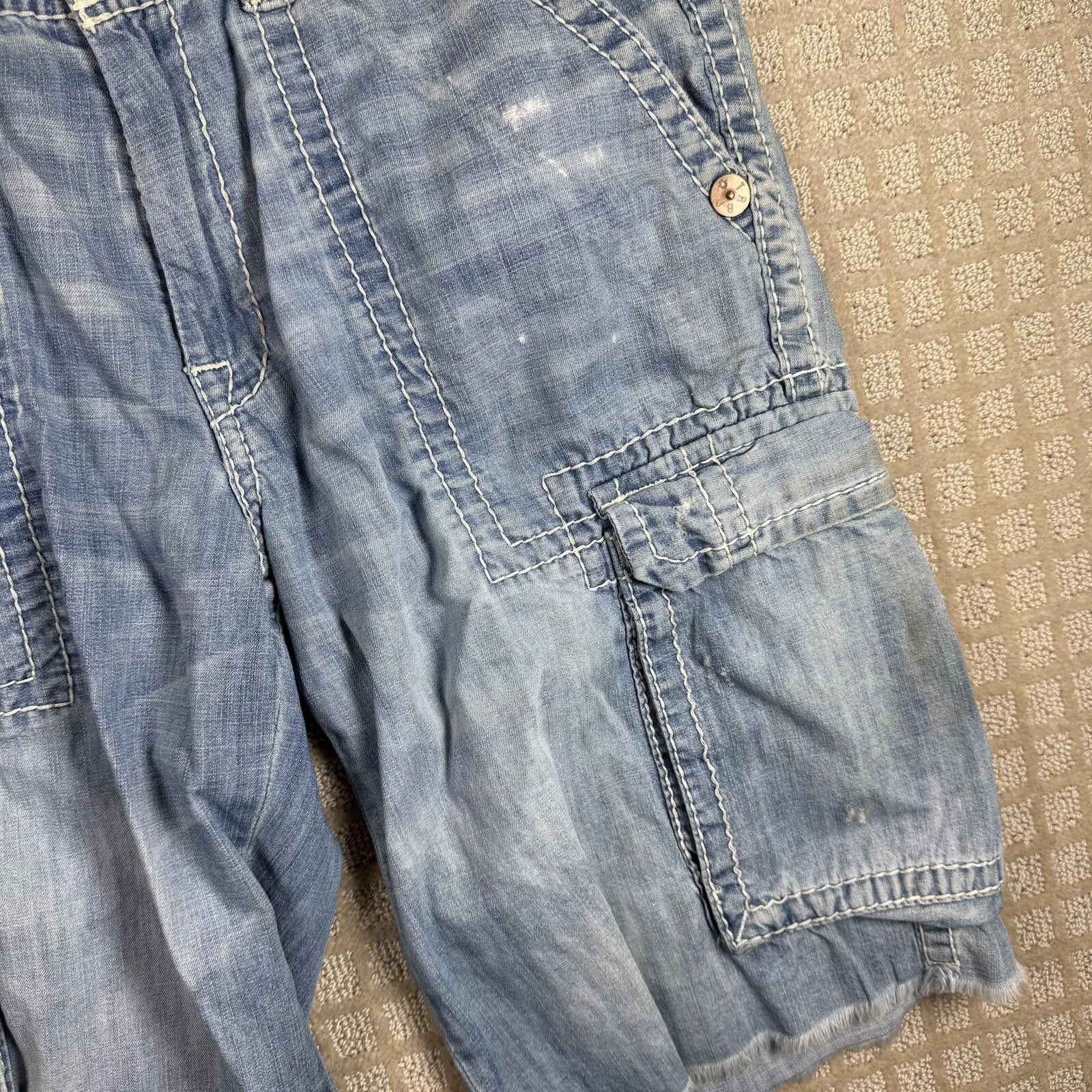 True Religion Y2K True Religion Denim Cargo Shorts Size 31 Size US 31 - 3 Thumbnail