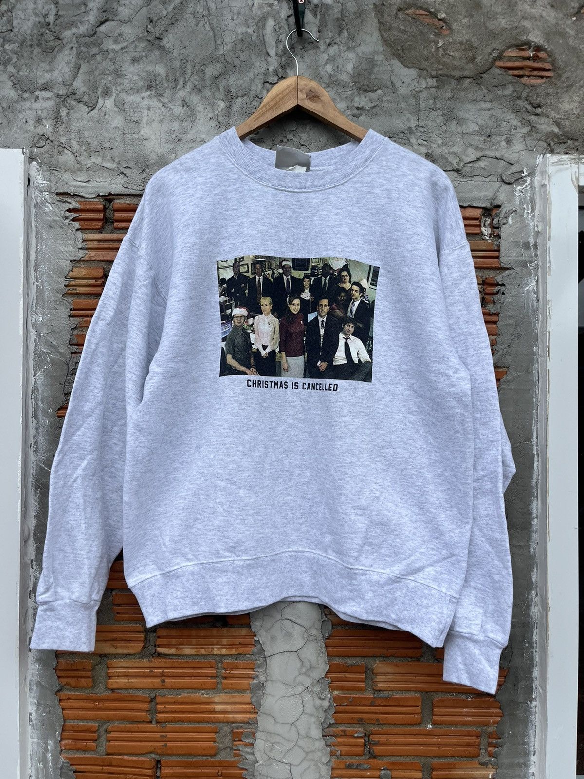 Arts & Science Vintage THE OFFICE TV Series Cristmas is Cancelled Sweater Size US M / EU 48-50 / 2 - 2 Thumbnail