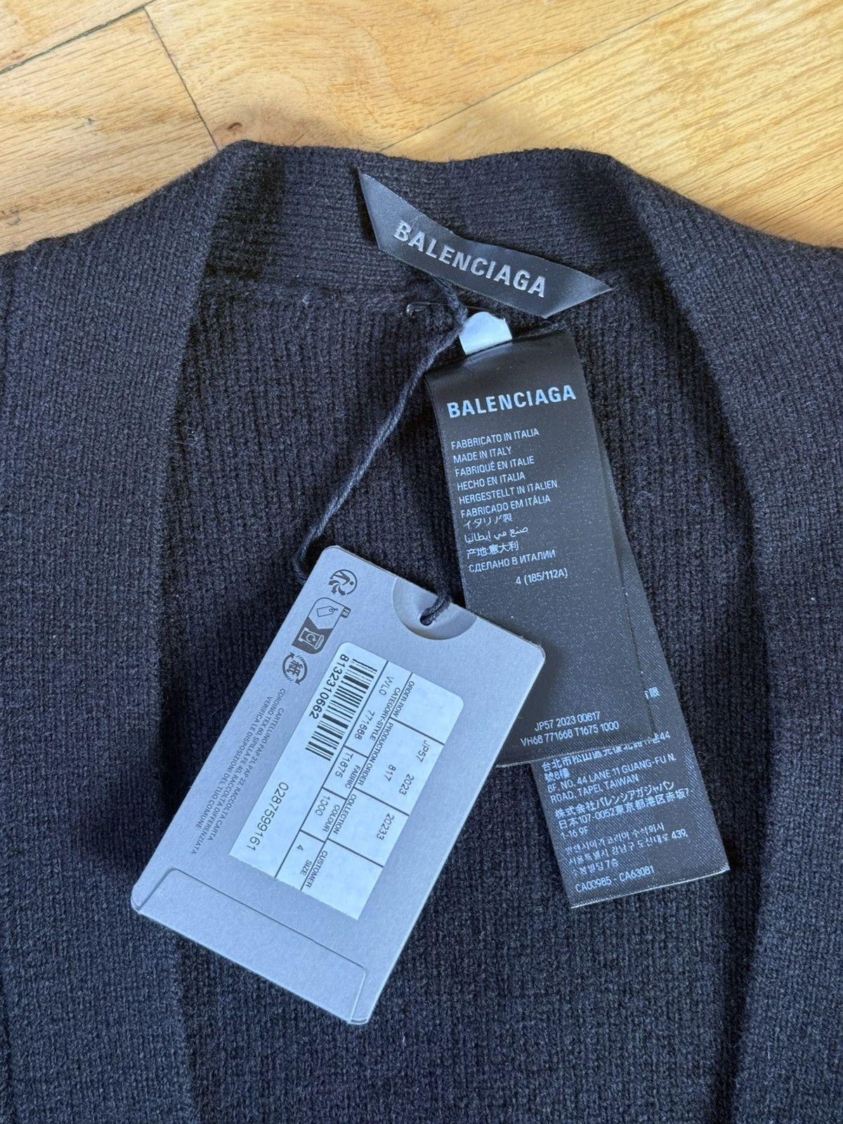 Balenciaga Balenciaga Cardigan Size US XL / EU 56 / 4 - 2 Thumbnail