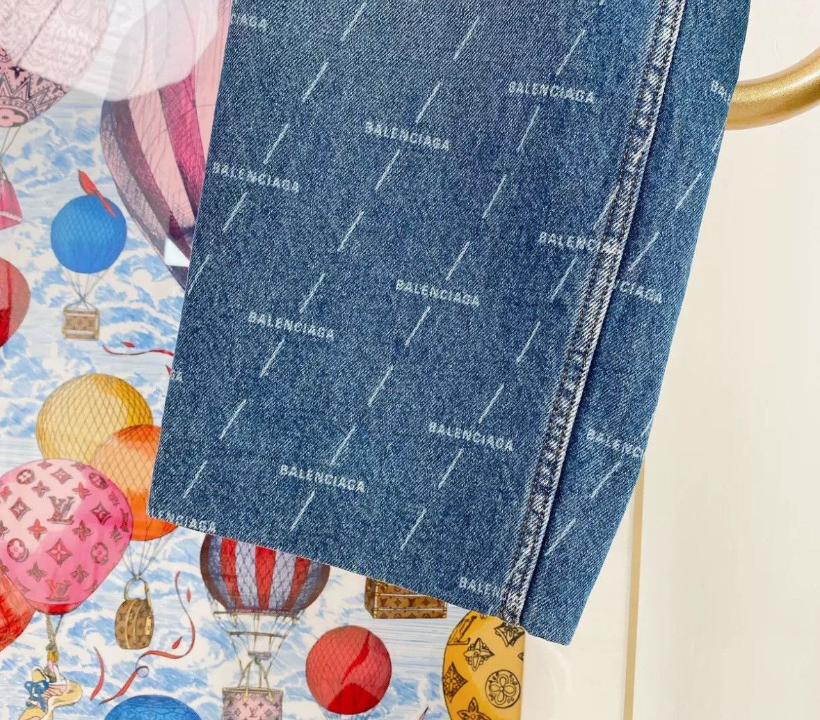 Balenciaga Balenciaga letter jeans2412-Nextarrow Size US 27 - 4 Thumbnail