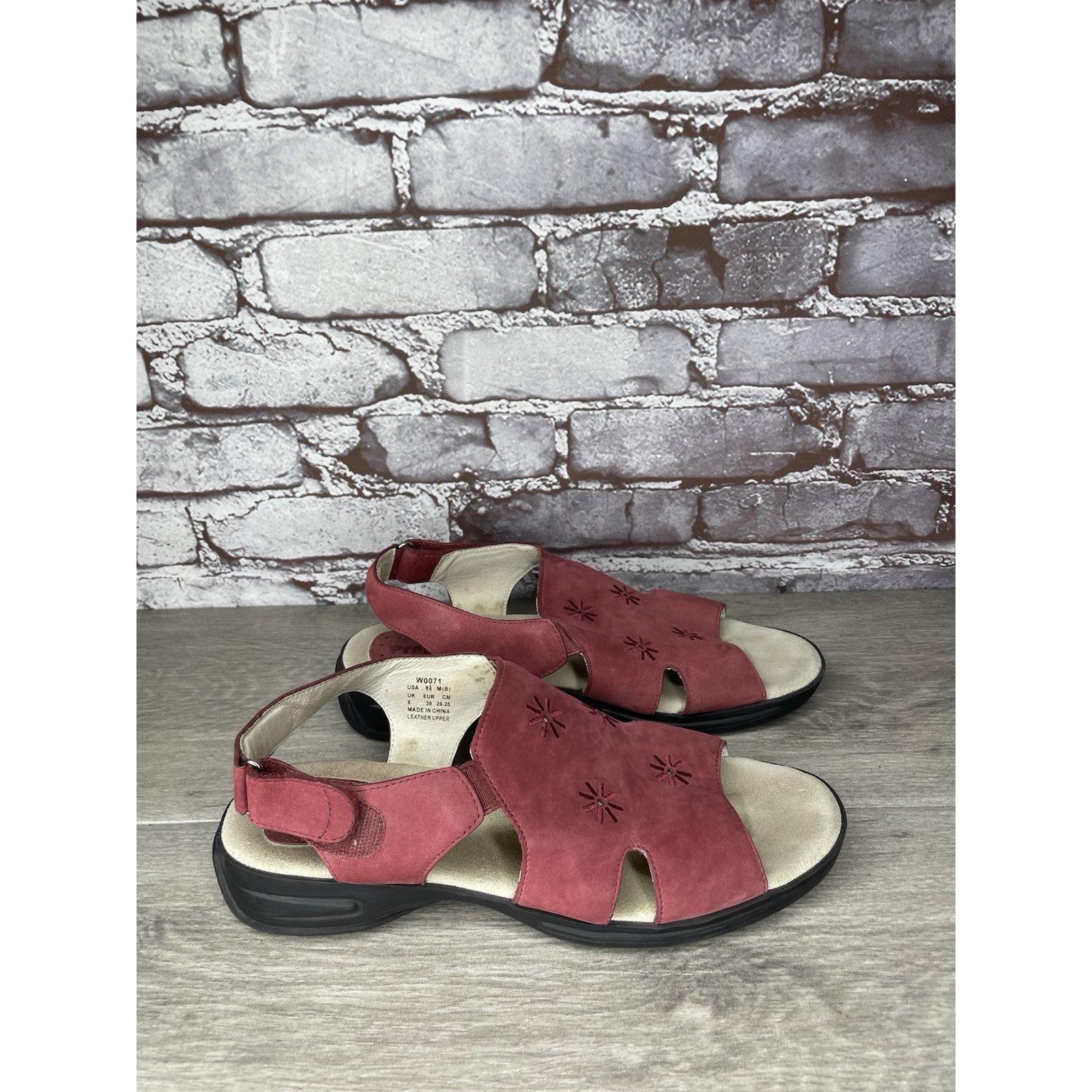 Propper Propet Pink Suede Leather Floral Casual Comfort Sandals Wome Size US 8.5 / IT 38.5 - 16 Thumbnail