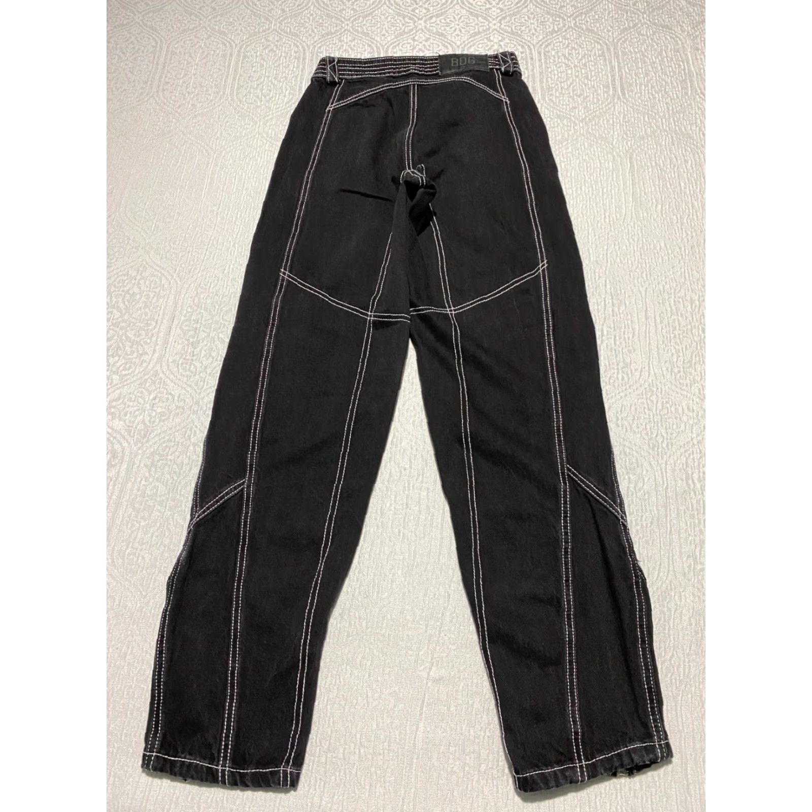 Bdg BDG Moto Jeans Womens Size 25 Black Denim Ankle Zip Pockets White Stitching Jeans Womens Regular 25 Black Moto GDG? Size 42" / US 20 - 3 Thumbnail