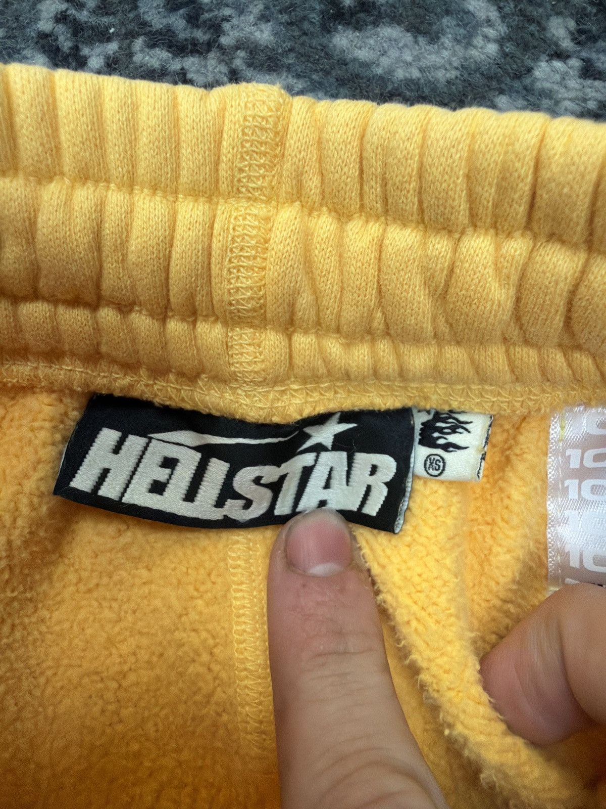 HELLSTAR Hellstar logo sweatpant yellow Size US 28 / EU 44 - 4 Thumbnail