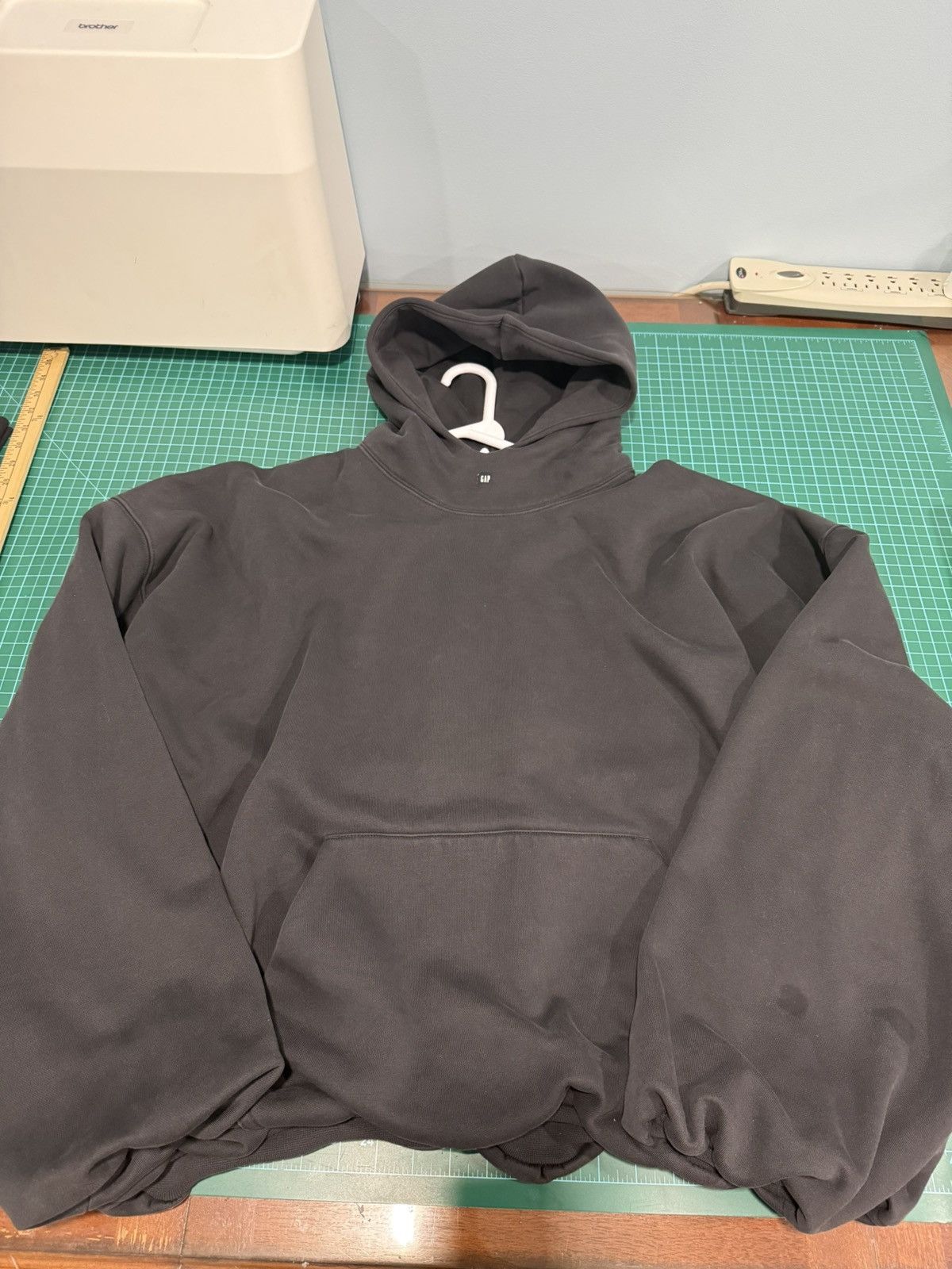 Gap × Yeezy Yeezy Gap Black Logo Hoodie Size US L / EU 52-54 / 3 - 1 Thumbnail
