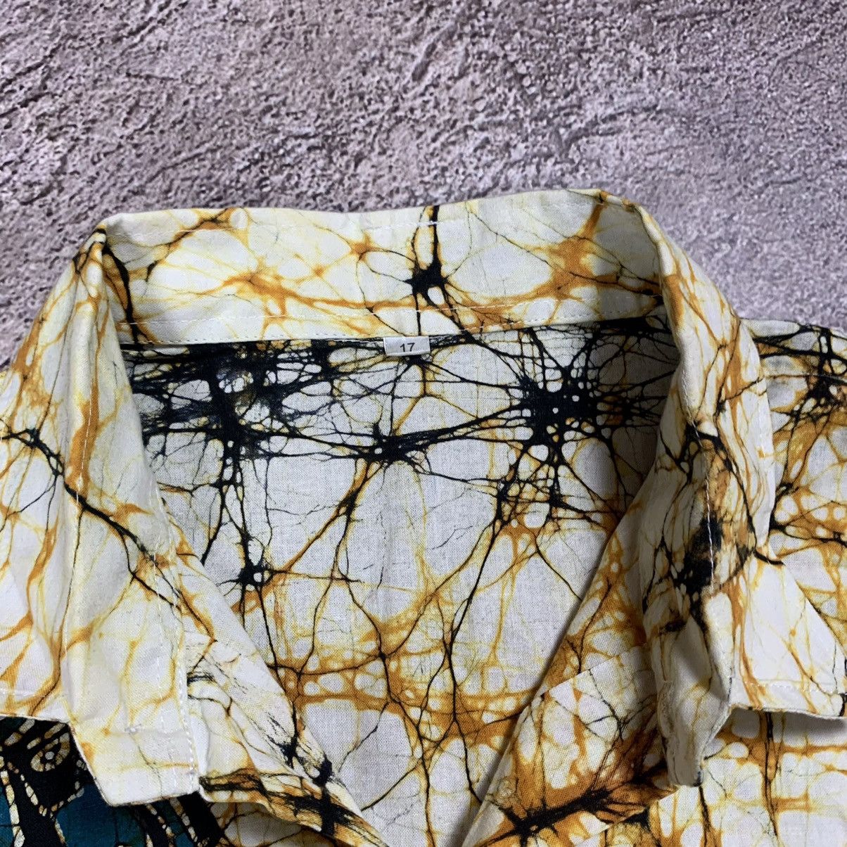 Vintage Vintage 90s Abstract Graphic Tee All Over Print Streetwear L Size US L / EU 52-54 / 3 - 5 Thumbnail