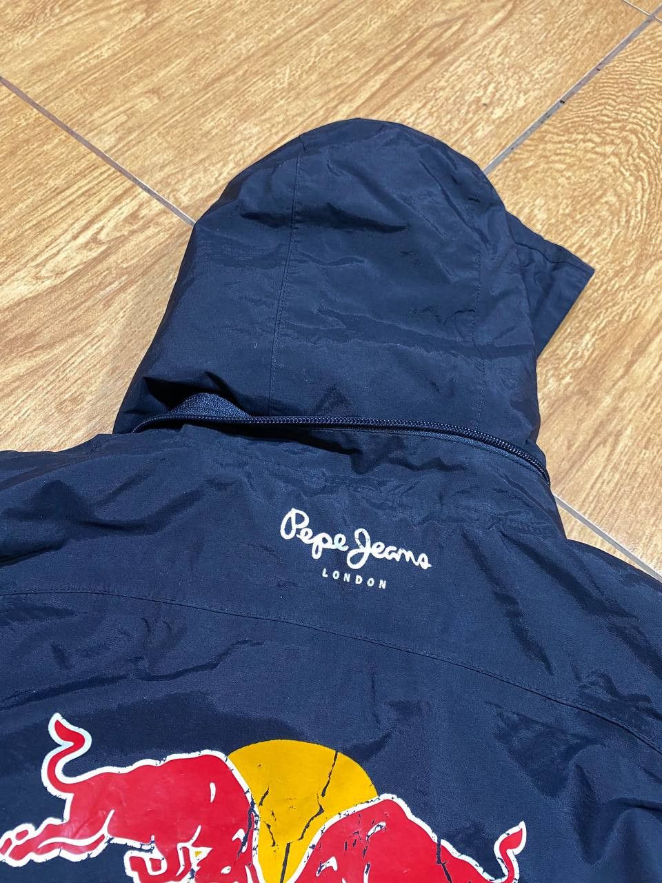 Red Bull Red Bull Vintage Racing F1/NASCAR Big Logo Y2K Jacket Size US S / EU 44-46 / 1 - 24 Thumbnail