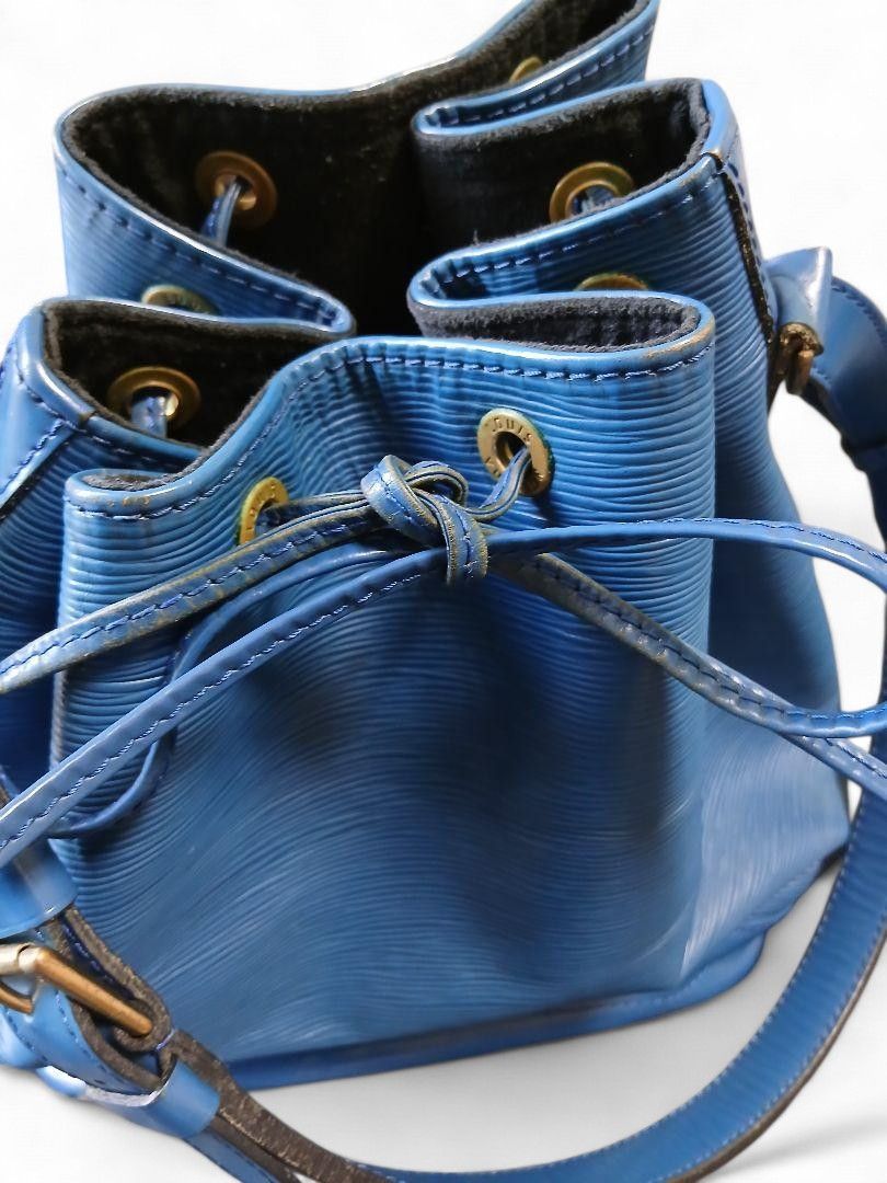 Louis Vuitton Louis Vuitton - Epi Noe Shoulder Bag Bucket Blue Leather Size ONE SIZE - 12 Thumbnail