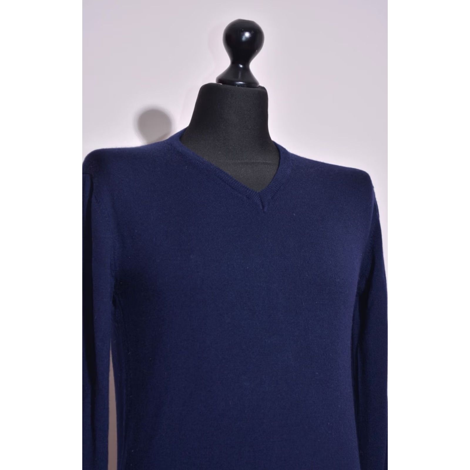 Vintage Boggi Milano Men's Wool Jumper V-Neck Navy Blue Size M Size US M / EU 48-50 / 2 - 2 Thumbnail