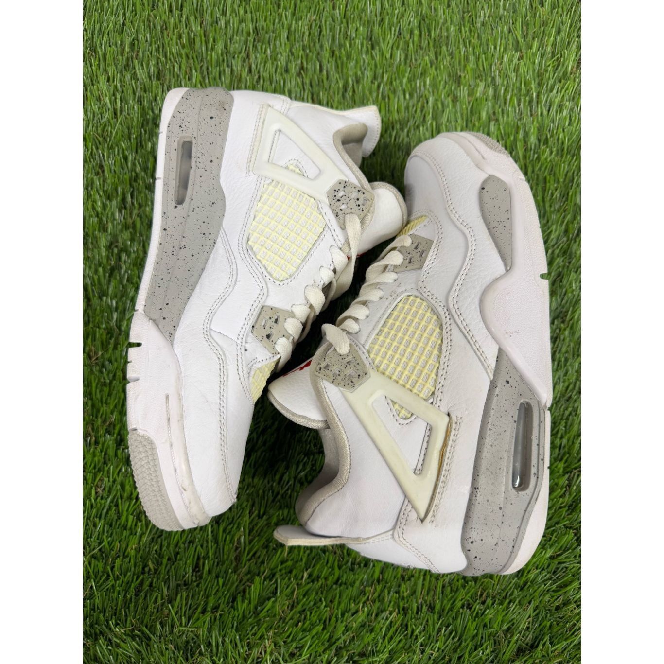 Jordan Brand Size 6Y Jordan 4 Retro White Oreo - Pre-Owned DJ4699 100 GS Size US 6 / EU 39 - 7 Thumbnail