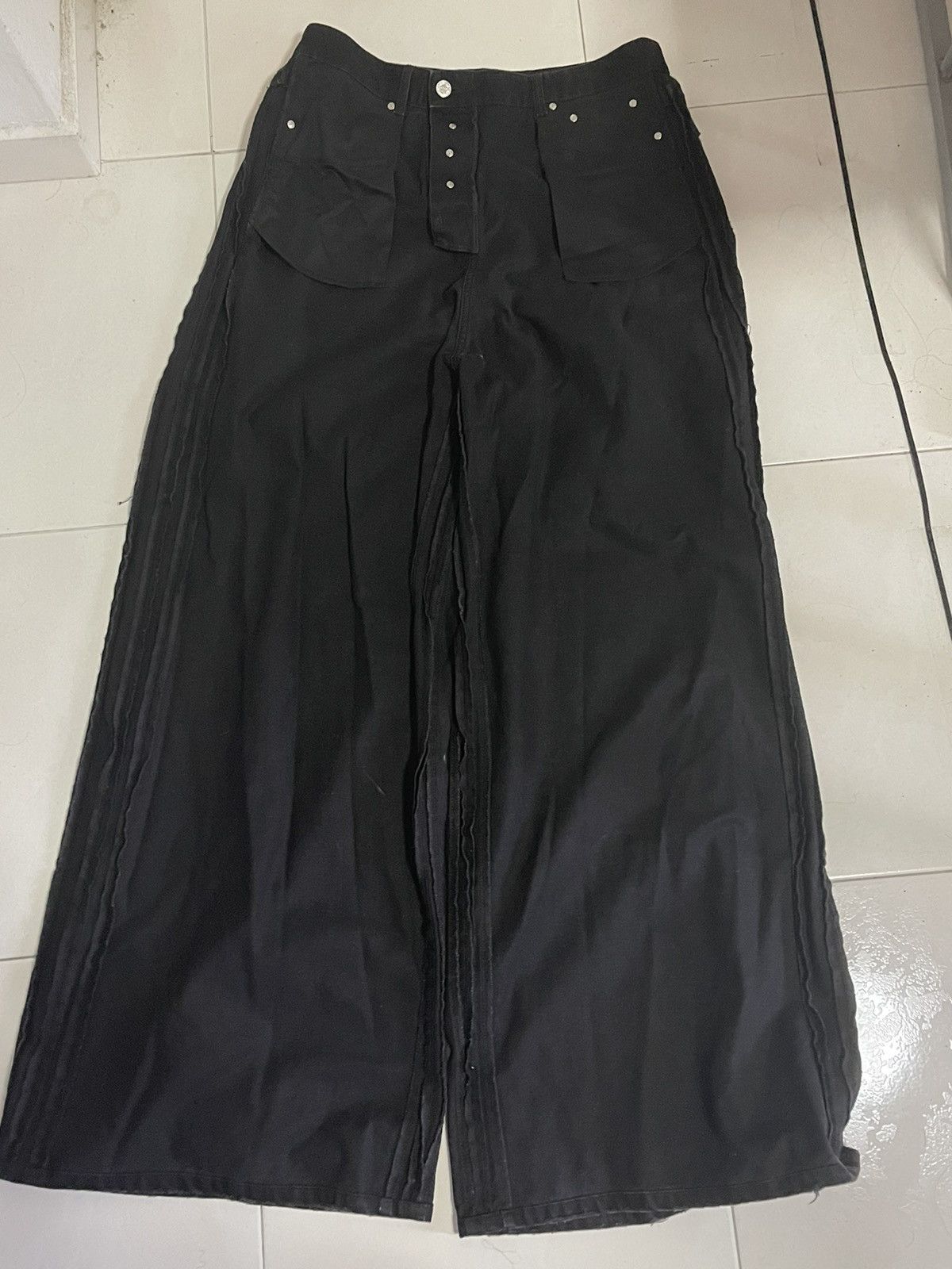 image of Vetements Inside-Out Baggy Jeans in Black, Men's (Size 33)