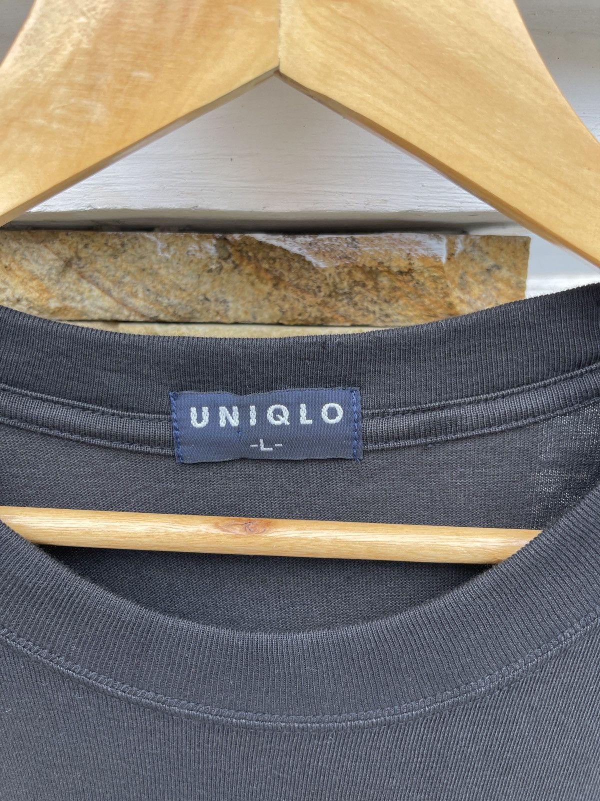Uniqlo Rare🔥Vintage Uniqlo Dog Box Logo Tee Size US L / EU 52-54 / 3 - 5 Thumbnail