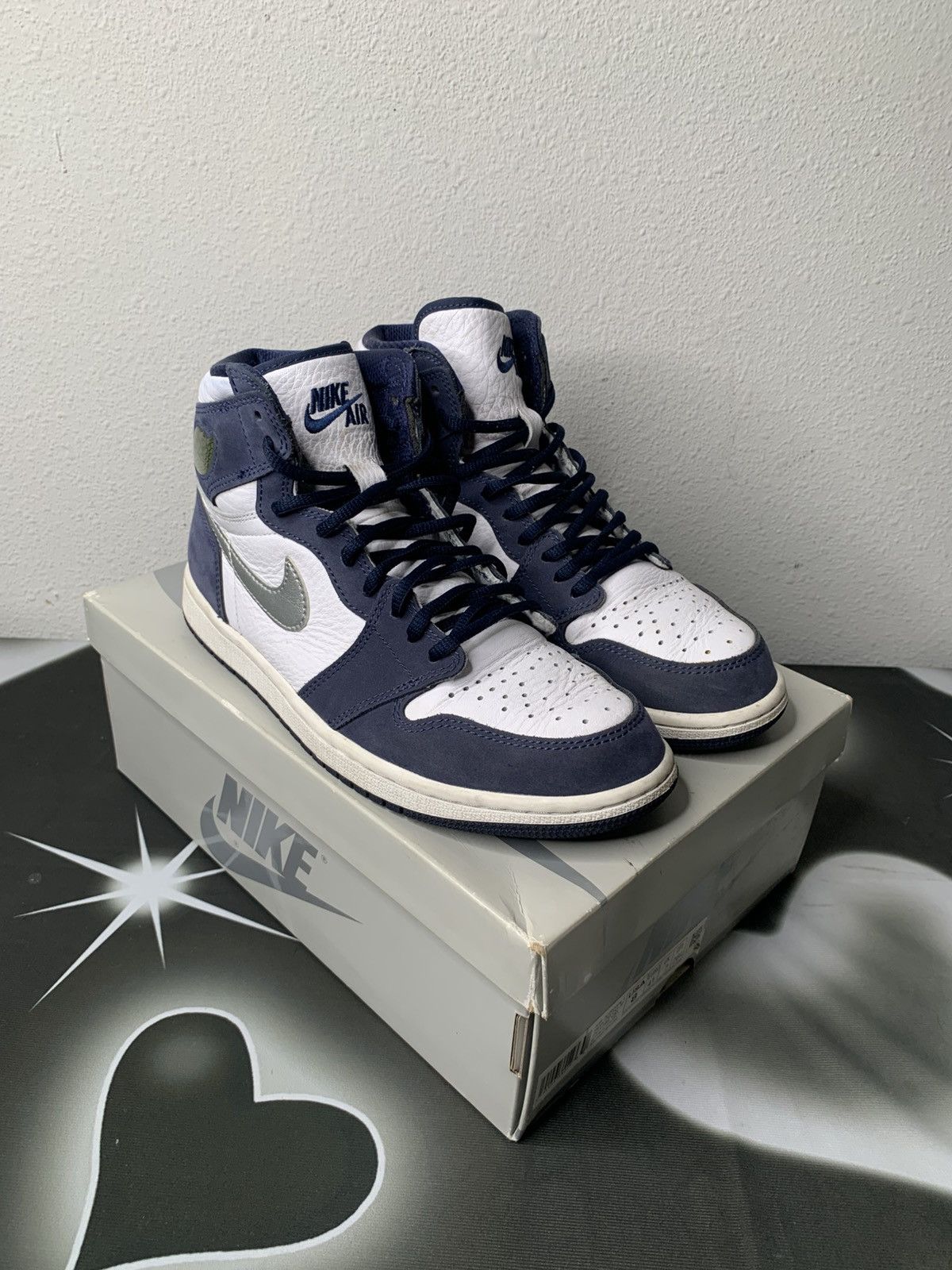 Jordan Brand Air Jordan 1 Retro High Midnight Navy Size US 8 / EU 41 - 6 Thumbnail