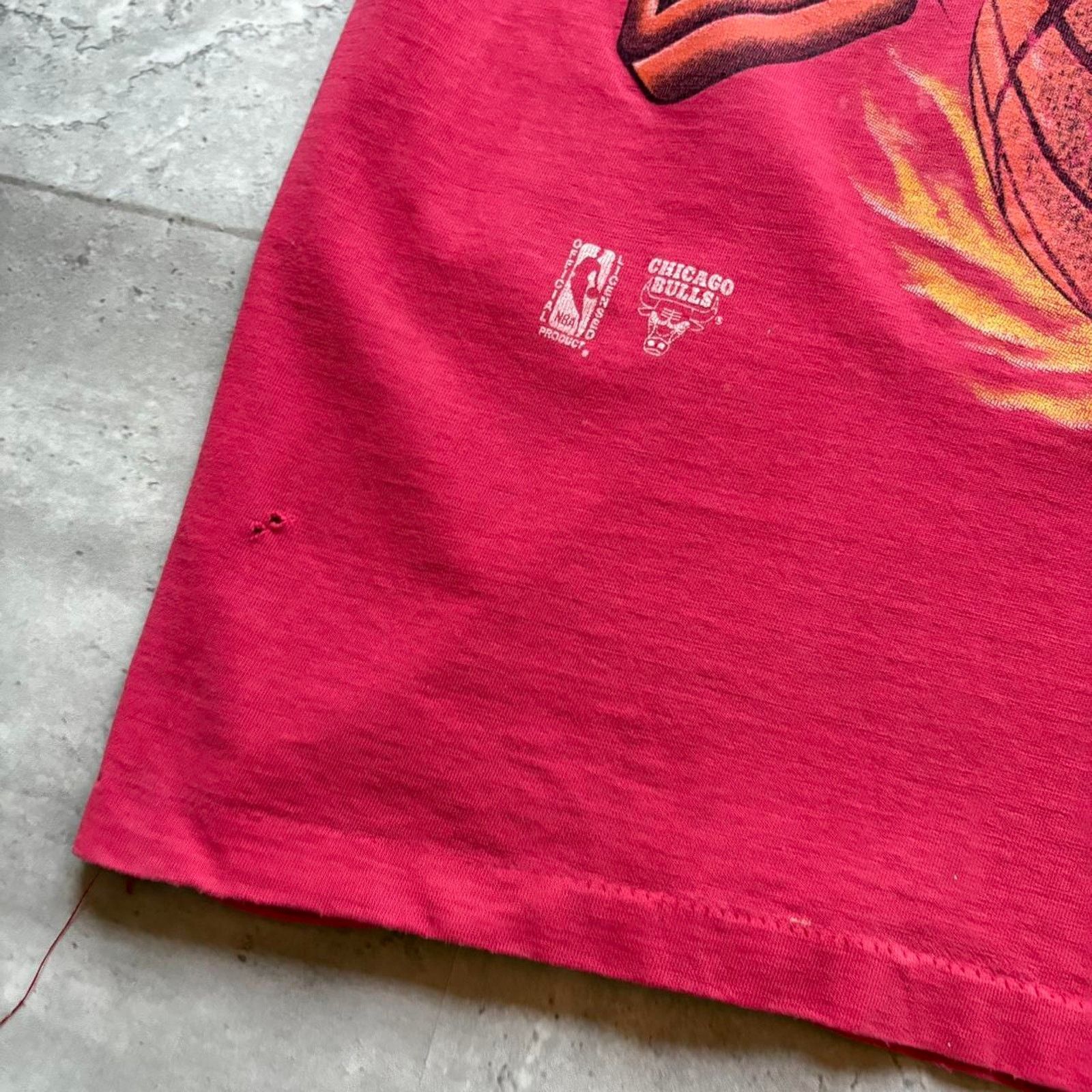 NBA Vintage 1990s chicago bulls t shirt Size US L / EU 52-54 / 3 - 4 Thumbnail