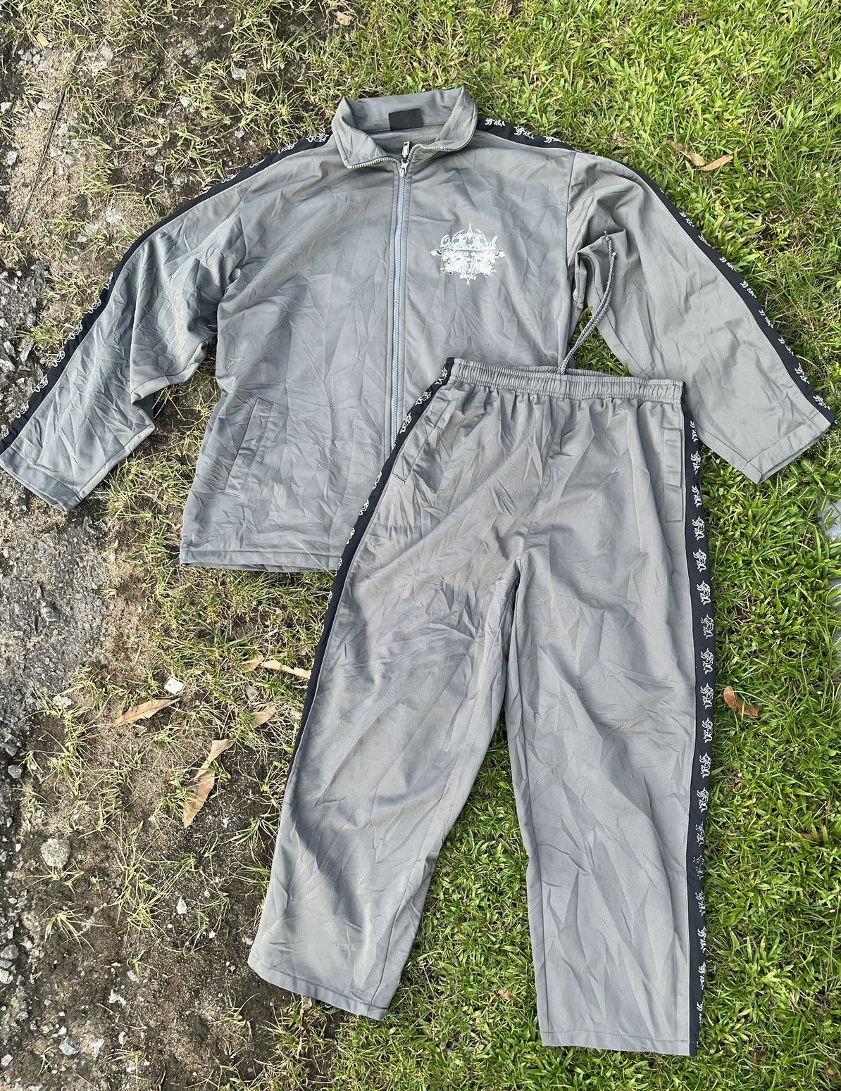 Japanese Brand Overhead Life Style Trackjacket + Trackpants Y2K Style VTG Size US L / EU 52-54 / 3 - 1 Thumbnail