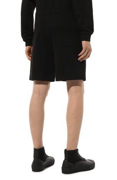 Moschino o1y0225 Logo Short in Black Size US 30 / EU 46 - 3 Thumbnail