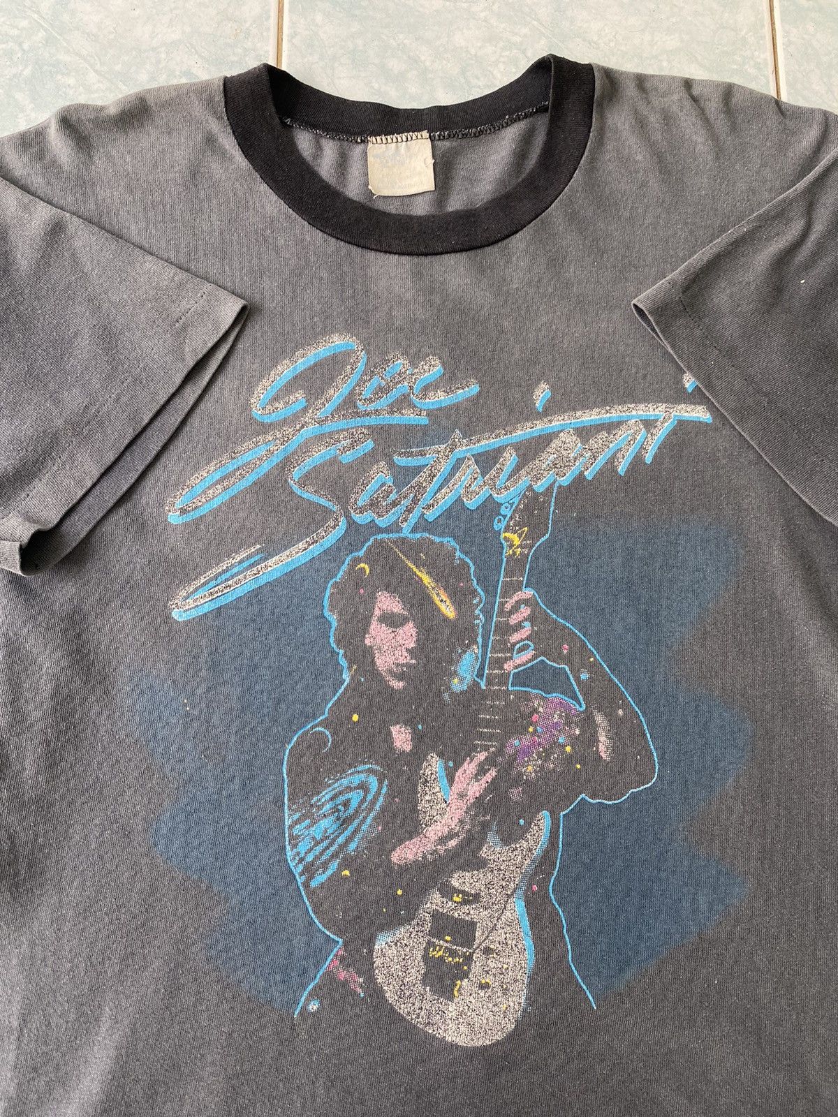 Band Tees 80’s Joe Satriani Across America Tour. Size US L / EU 52-54 / 3 - 3 Thumbnail
