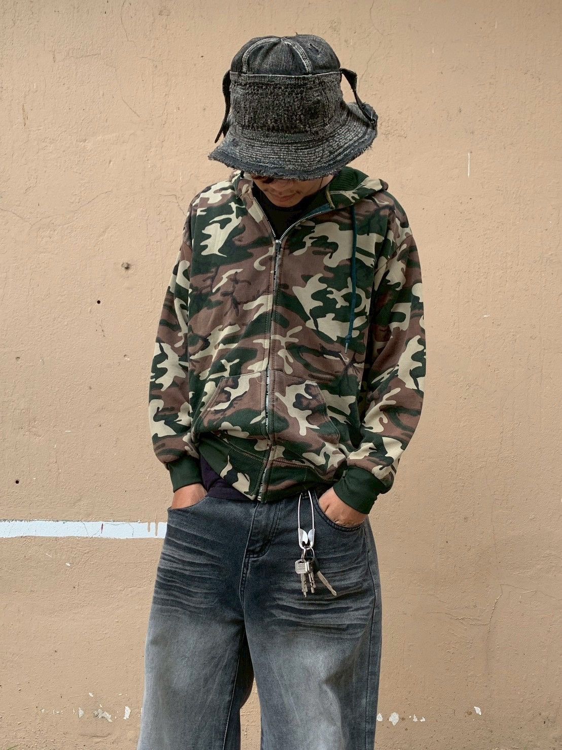Vintage Vintage 80s Thermal Lined Camo Hoodie Zip Up Distressed ERD Size US M / EU 48-50 / 2 - 2 Thumbnail