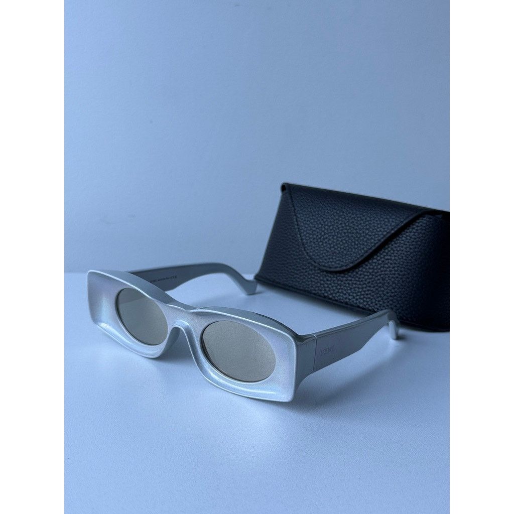 Loewe NEW Loewe LW40033I Paula's Ibiza Sunglasses in Iridescent Size ONE SIZE - 2 Thumbnail