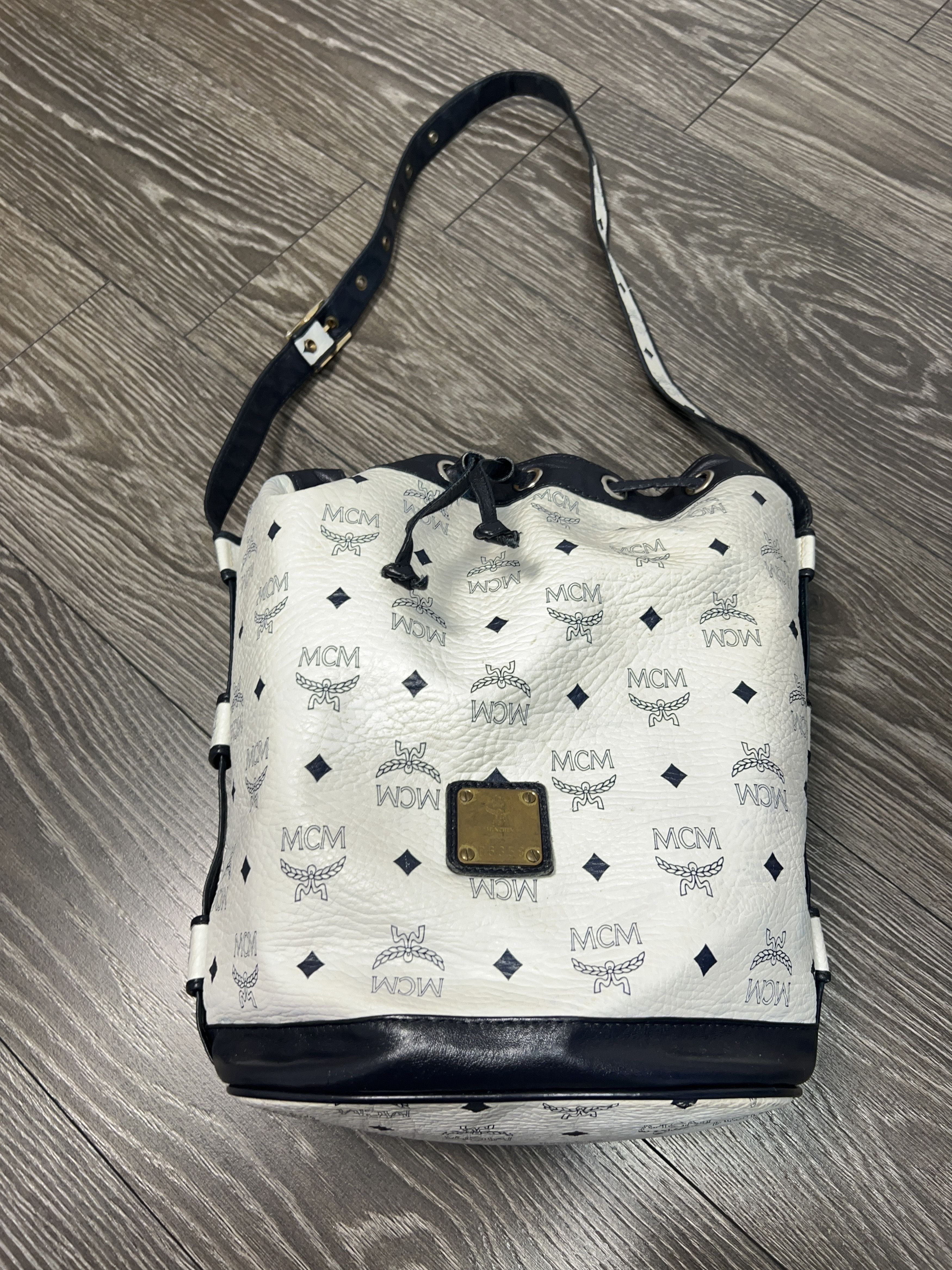 MCM Vintage Authentic Visetos Drawstring Shoulder Bag Leather Size ONE SIZE - 2 Thumbnail