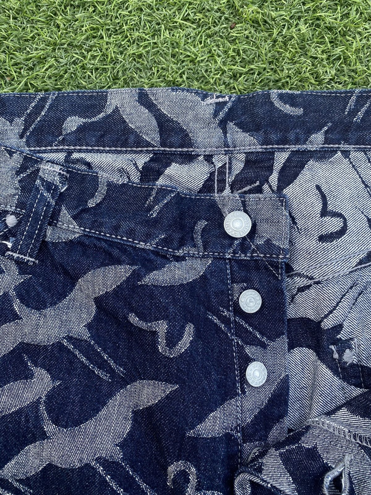 Evisu EVISU ALL OVER PRINT LOGO WITH WHITE SEAGULL SHORT PANTS Size US 38 / EU 54 - 6 Thumbnail