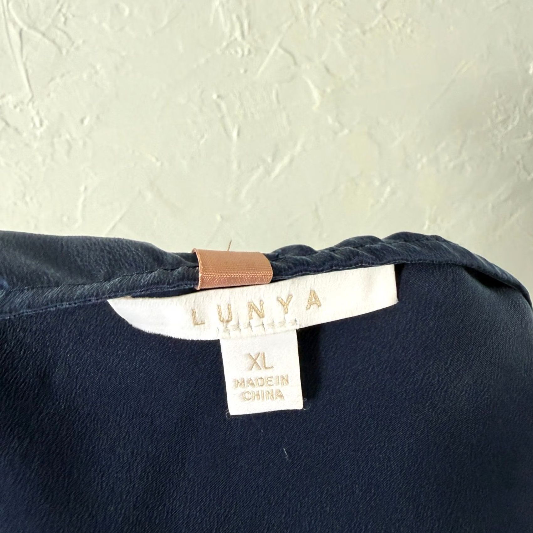 Lunya Lunya Women's Sleep Shirt XL Silk Pajama Top Navy Short Sleeve Collared Button Pocket Housewear Bedtime Blouse Womens XL Satin Size XL / US 12-14 / IT 48-50 - 5 Thumbnail