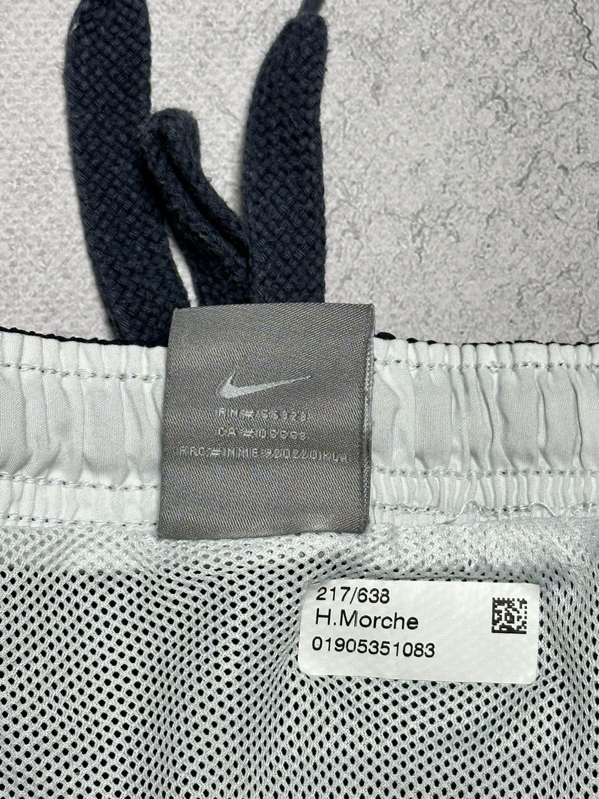 Vintage Vintage Nike Nylon Shorts Size M-L Y2K Swoosh Size US 32 / EU 48 - 16 Thumbnail