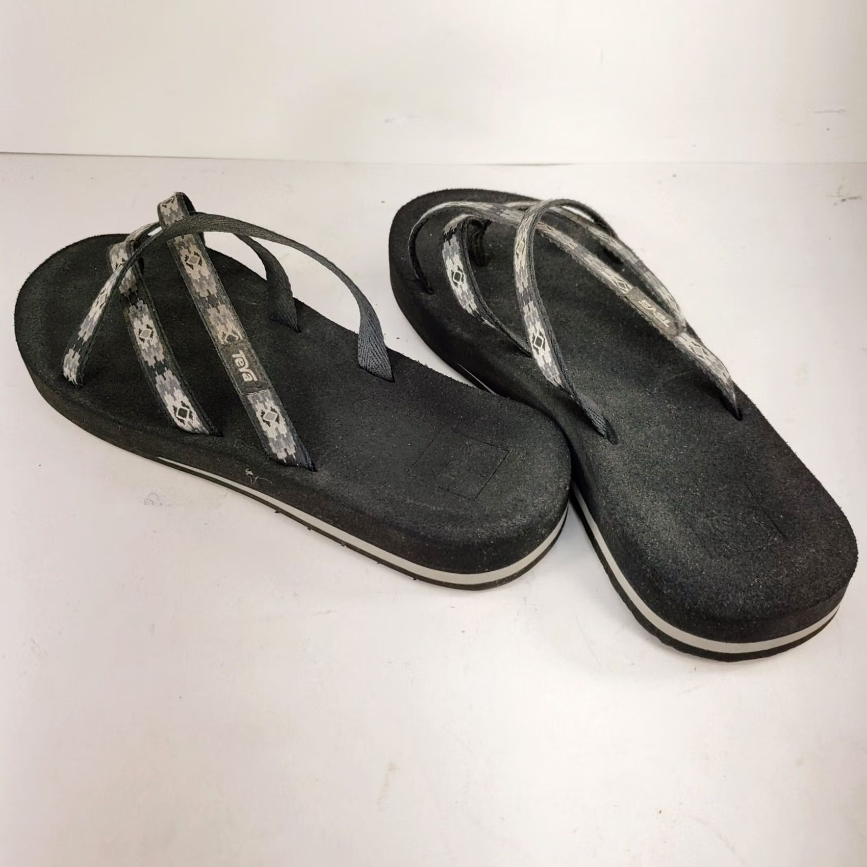 Teva Womens Teva Olowahu Black Geometric Flip Flop Sandals - Activewear & Travel Size US 4 / IT 34 - 5 Thumbnail