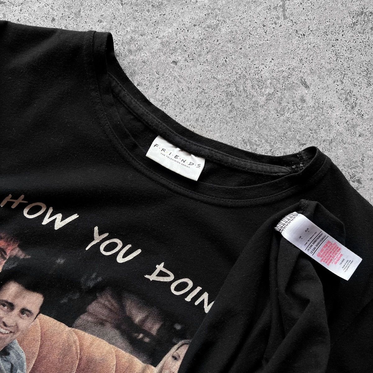 Band Tees Friends TV Series Movie “How You Doin” Mens Black SS T-Shirt Size US M / EU 48-50 / 2 - 4 Thumbnail