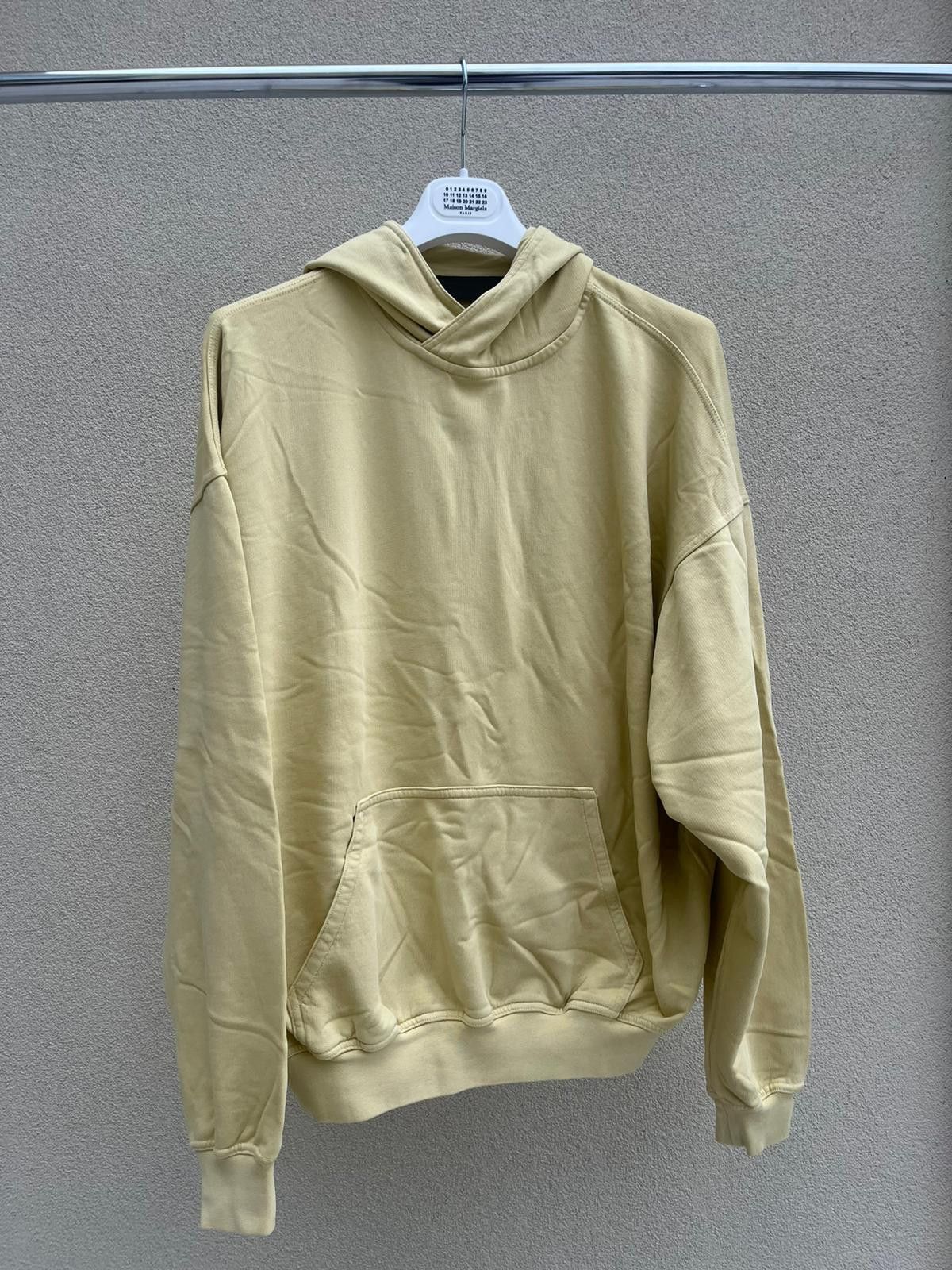 Perth Hoodie in Yellow Dye