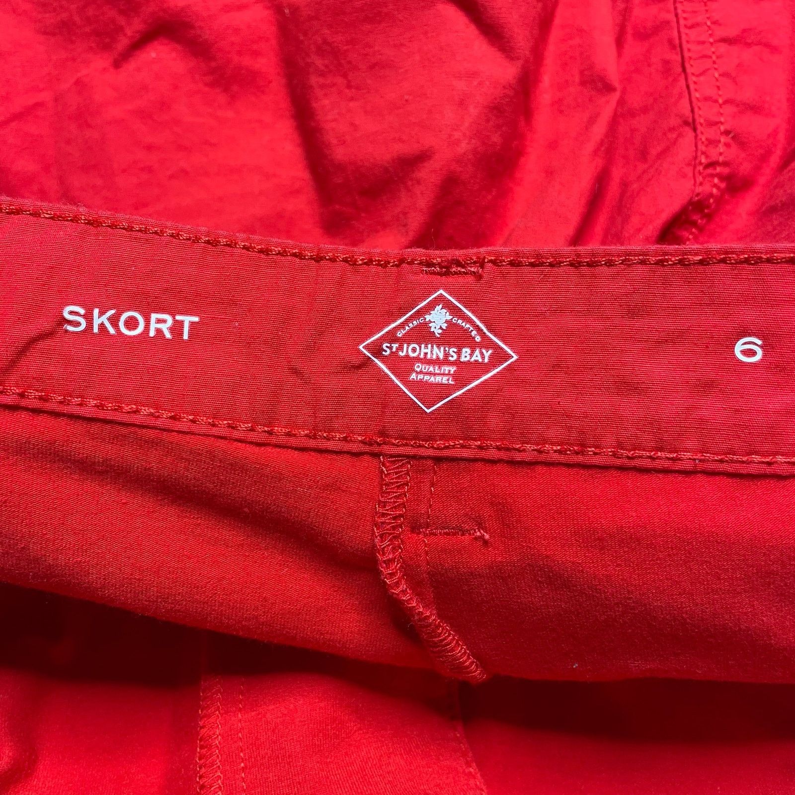 St. Johns Bay St. John's Bay Red Skort Size 28" / US 6 / IT 42 - 2 Thumbnail