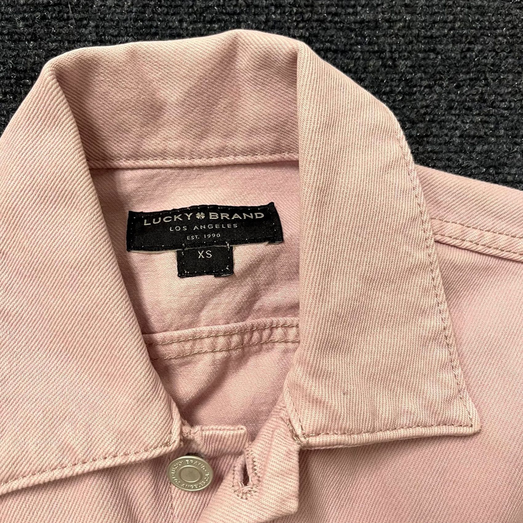 Lucky Brand Lucky Brand Denim Jacket Womens XS Pink Cropped Raw Hem Jean Trucker Casual Size 26" / US 2 / IT 38 - 2 Thumbnail