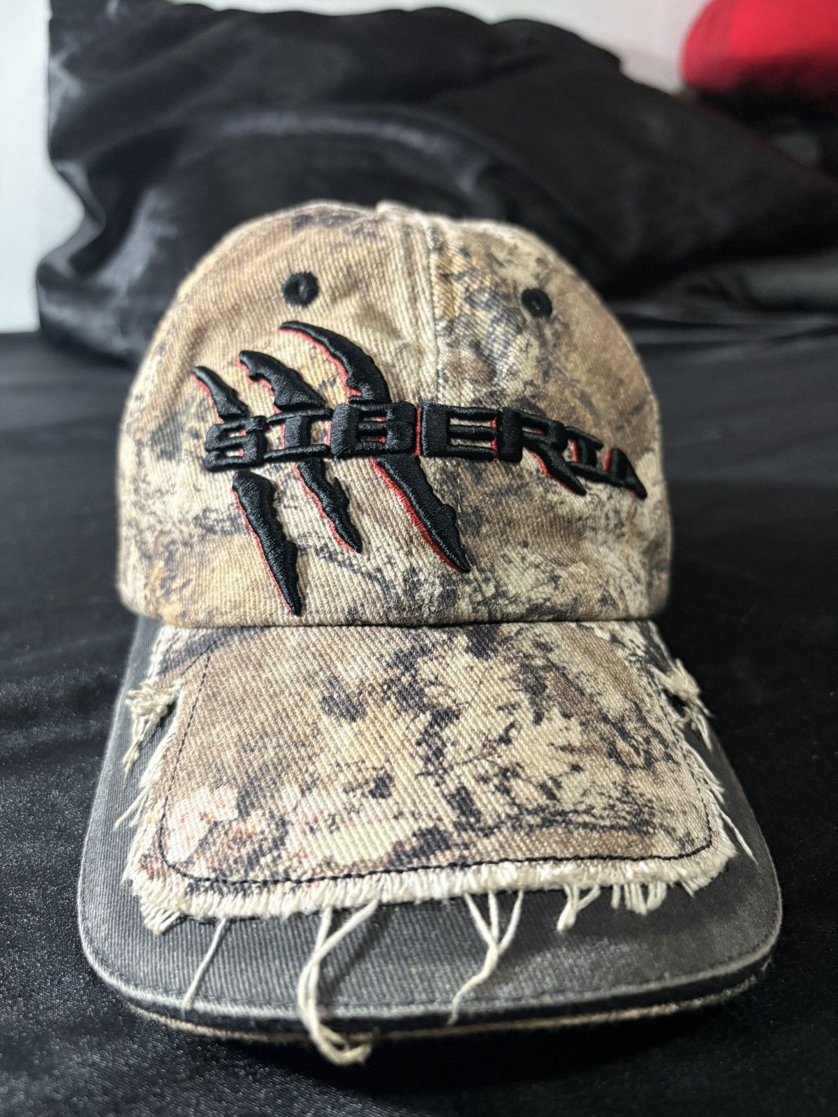 Siberia Hills Raptor Snow Tree Camo Hat Size ONE SIZE - 1 Thumbnail