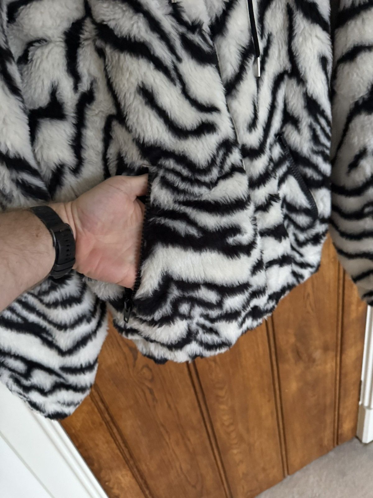 Celine Celine FW23 white tiger fleece logo hoodie Hedi Slimane Size US M / EU 48-50 / 2 - 15 Thumbnail
