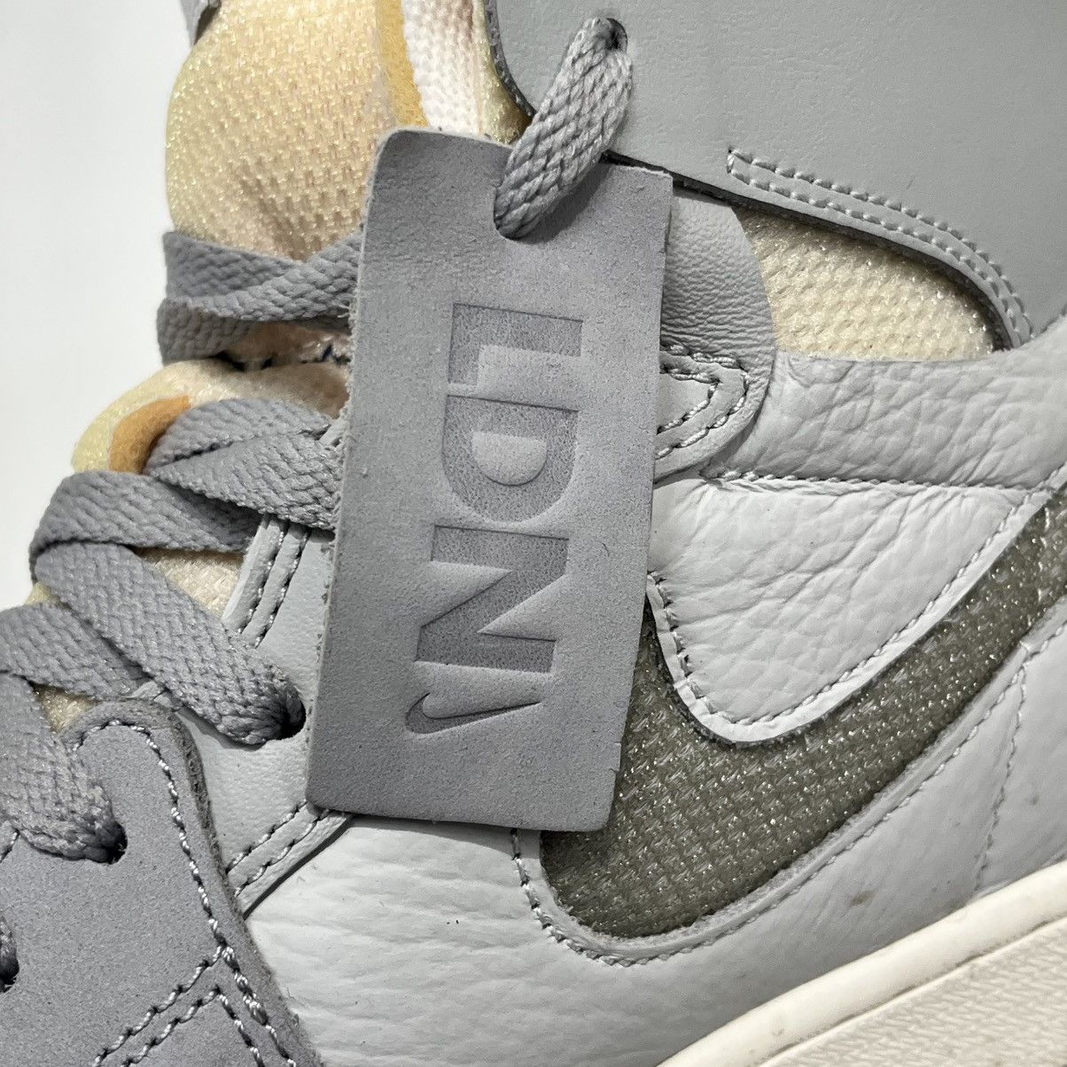 Nike Air Jordan 1 High Zoom Air CMFT London Size US 12 / EU 45 - 13 Thumbnail