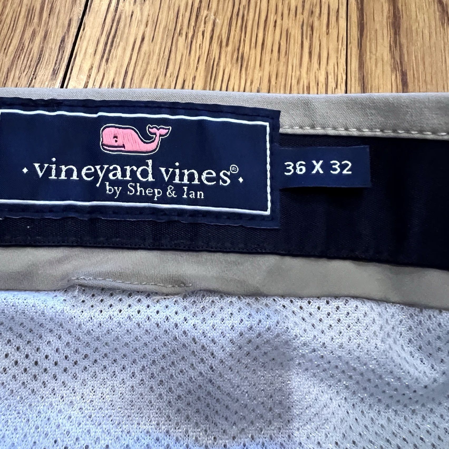 Vineyard Vines Vineyard Vines Pants Men Size 36x32 Golf Performance Stretch Chino Beige Flat Front Straight Leg Logo Accents Size US 36 / EU 52 - 4 Thumbnail