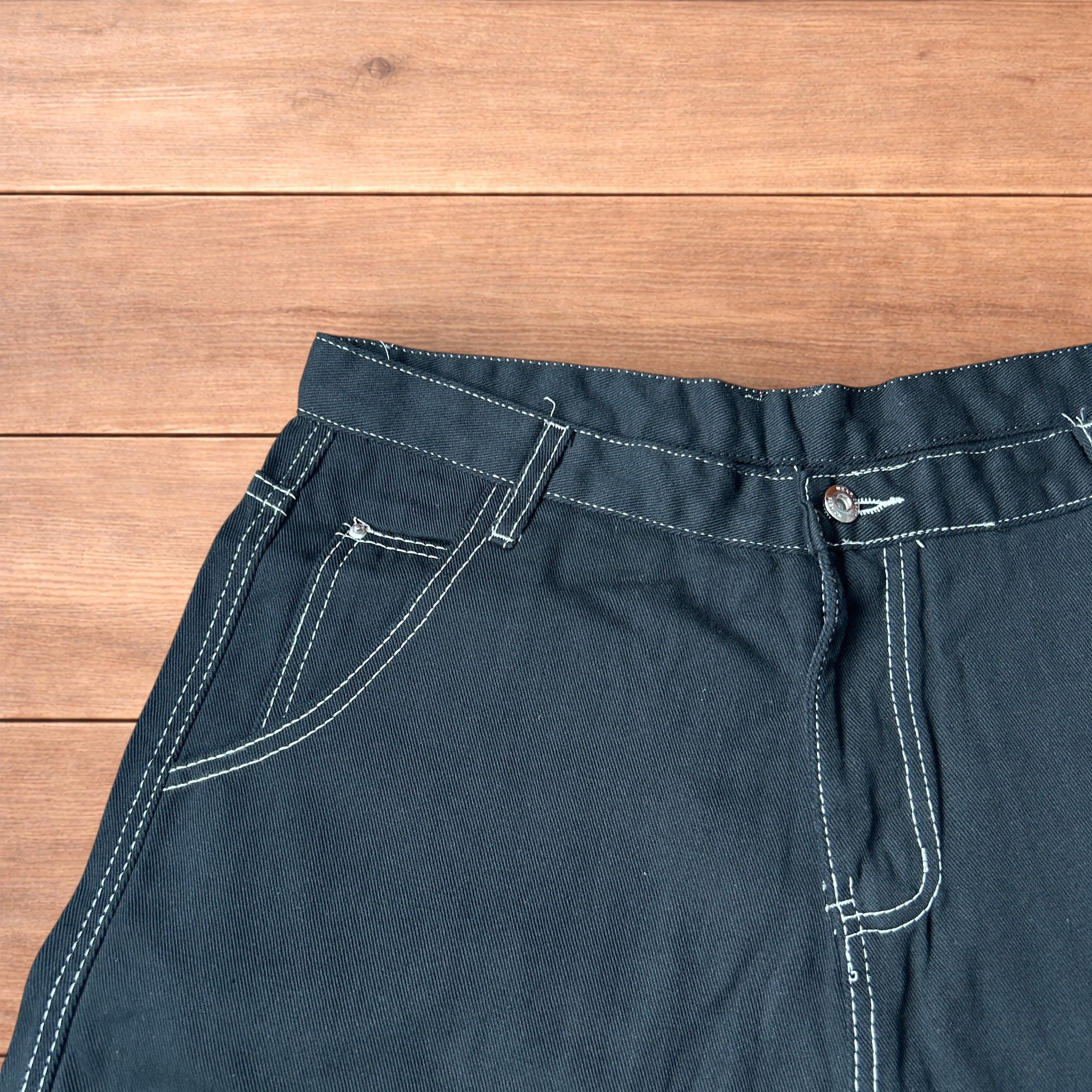Japanese Brand Super baggy long skater short jorts in black w. embroidery.. Size US 36 / EU 52 - 5 Thumbnail