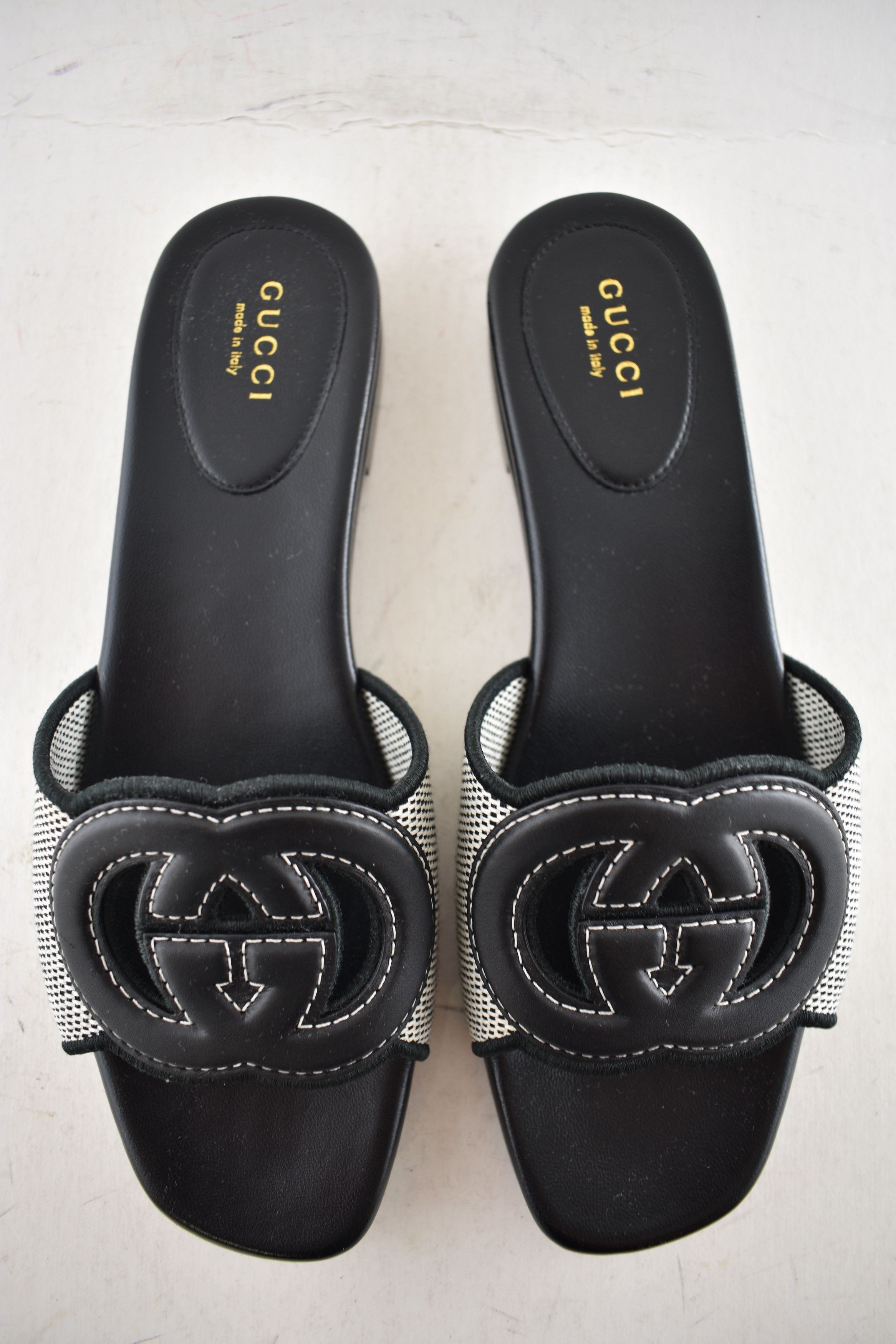 Gucci Gucci GG Interlocking Logo Canvas Flat Slide Sandal 42 Size US 12 / IT 42 - 13 Thumbnail