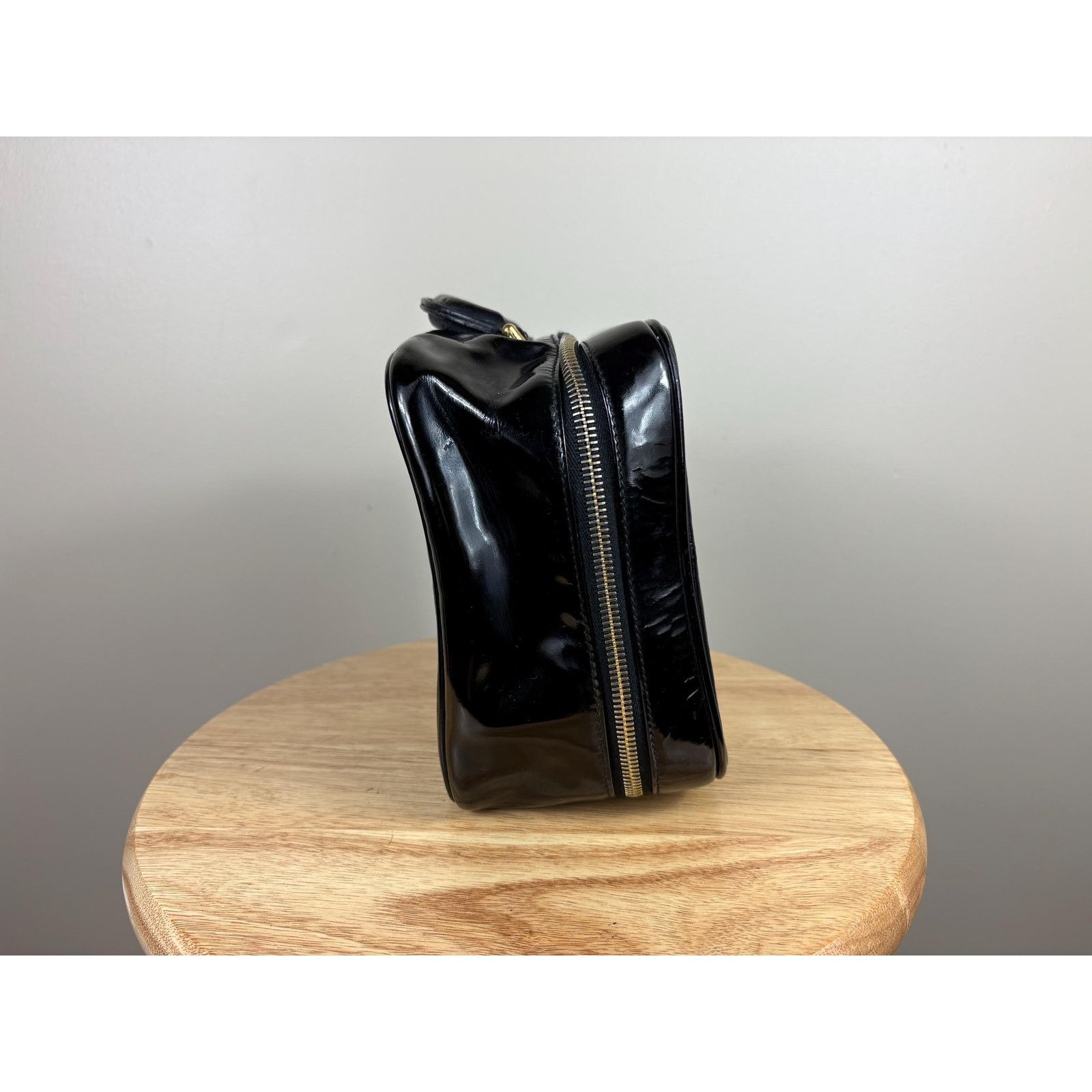 Chanel Authentic Chanel Vintage Patent Leather Black CC Vanity Case Size ONE SIZE - 6 Thumbnail