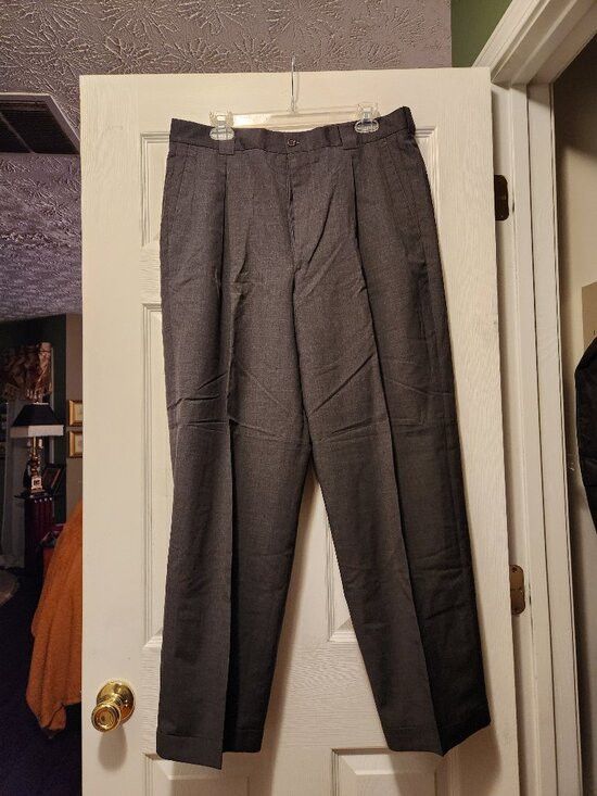 Giorgio Armani Giorgio Armani men's 100%wool dress pants size: 36/29 Size 36R - 1 Thumbnail