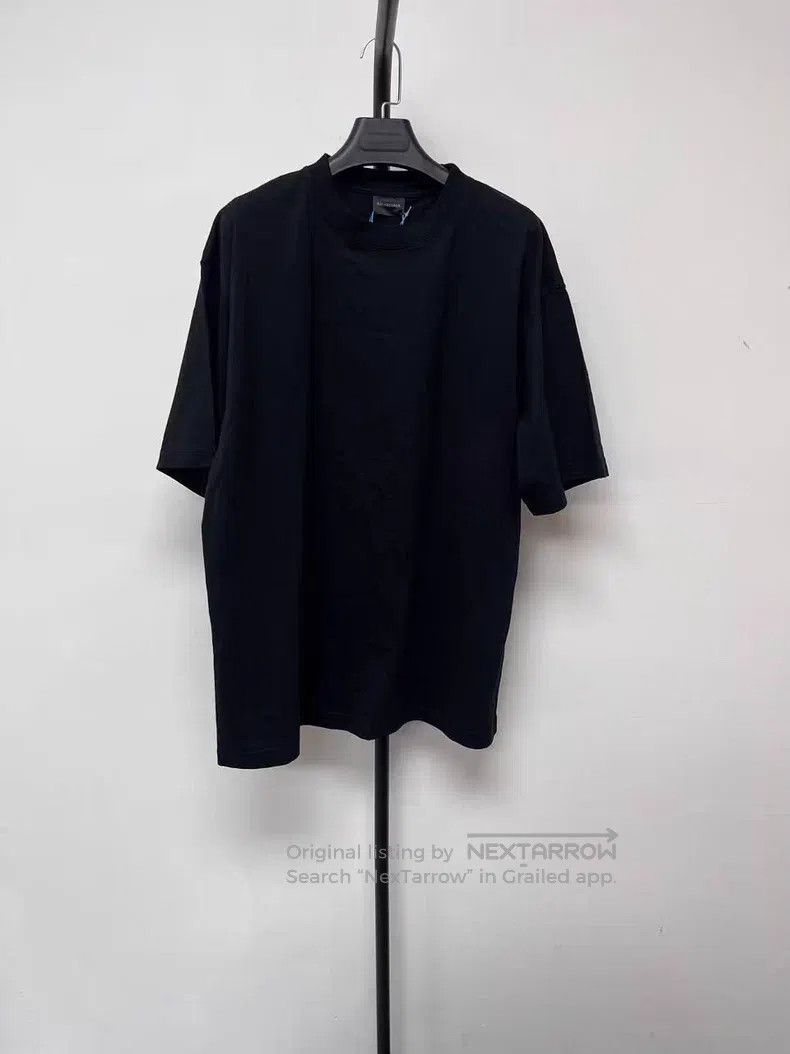Balenciaga Balenciaga Logo Crystal Flat Grain Short Sleeve Off-Should Size S / US 4 / IT 40 - 2 Thumbnail