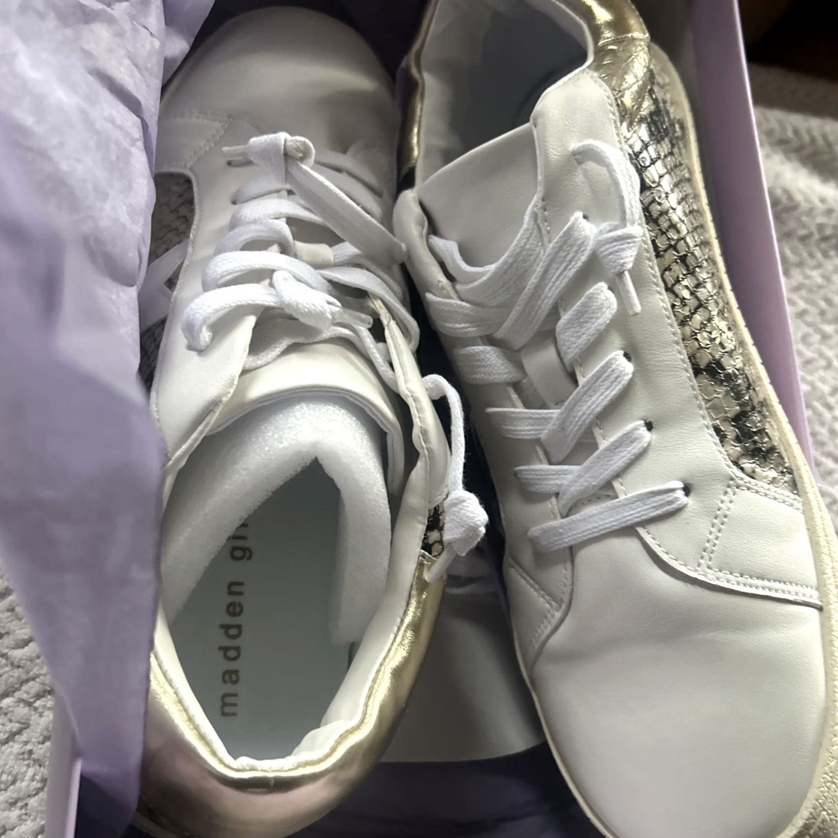 Steve Madden VINTAGE Steve Madden Larrrk White Gold Snake Leather Lace Up Sneakers Size 10 Brand New Size US 10 / IT 40 - 5 Thumbnail
