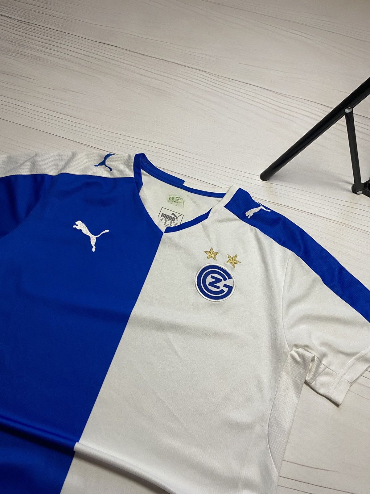 Puma × Vintage Puma Grasshoppers Club Zűrich 2015/16 home soccer jersey y2k Size US M / EU 48-50 / 2 - 5 Thumbnail