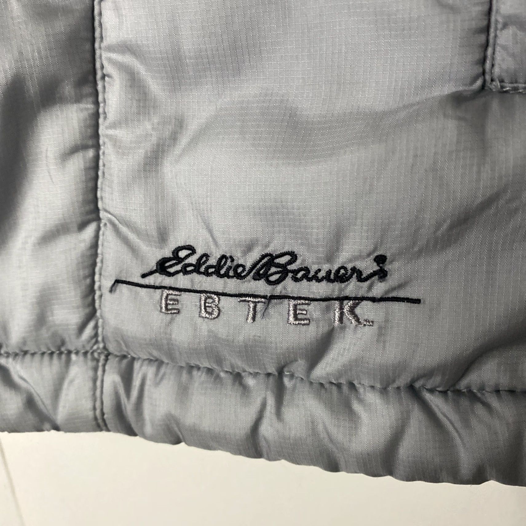 Eddie Bauer Eddie Bauer Ebtek Primaloft Puffer Vest Full Zip Women L Gray Insulated Gorpcore Vest Size L / US 10 / IT 46 - 3 Thumbnail