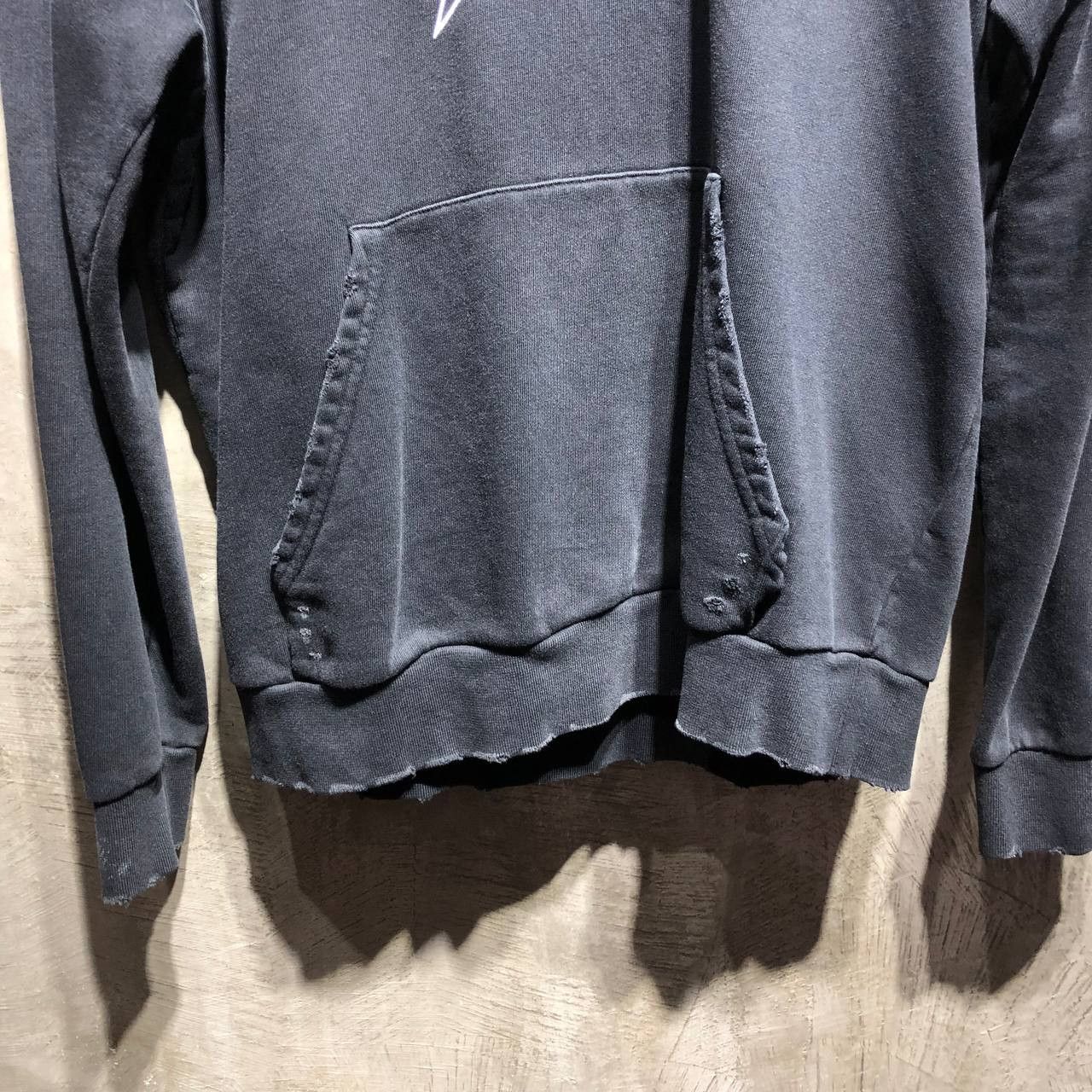 Givenchy Givenchy World tour distressed pull over hoodie Size US L / EU 52-54 / 3 - 8 Thumbnail