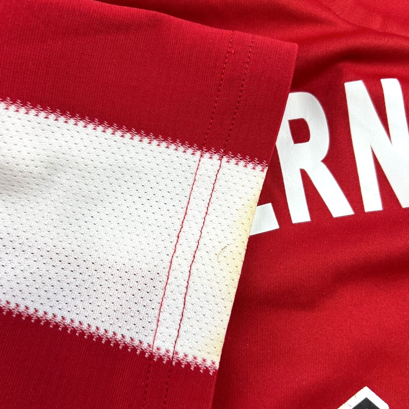 Adidas adidas Bayern Munich 2010 2011 Home #10 Arjen Robben Mens Football Jersey S Size US S / EU 44-46 / 1 - 4 Thumbnail