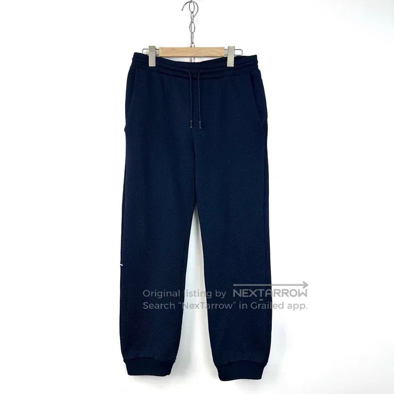 Louis Vuitton Louis Vuitton size s Classic dark embossed full logo navy b Size US 28 / EU 44 - 1 Thumbnail