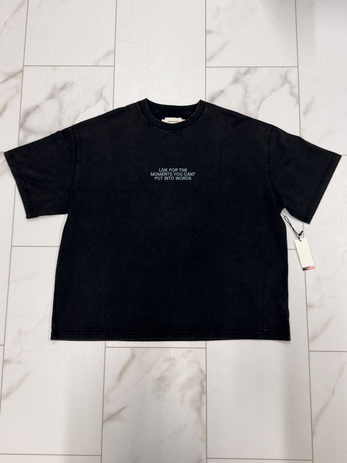 Honor the Gift HONOR THE GIFT LIVE FOR THE MOMENTS TEE Size US XXL / EU 58 / 5 - 1 Thumbnail