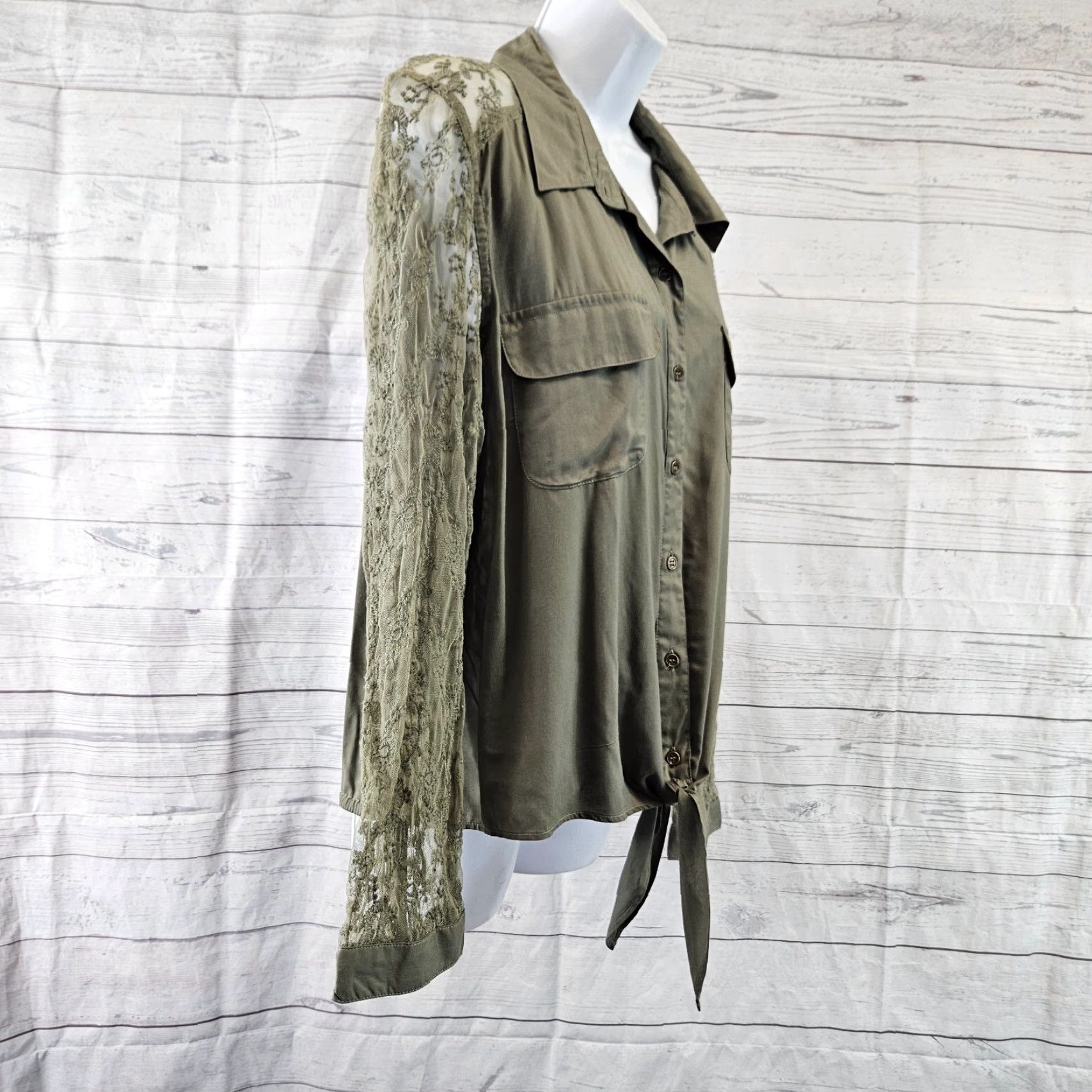 Vintage Chico's Womens Button-Down Top Green Lace Sleeves Tie Front Sz Large Shirt Womens Size L / US 10 / IT 46 - 3 Thumbnail