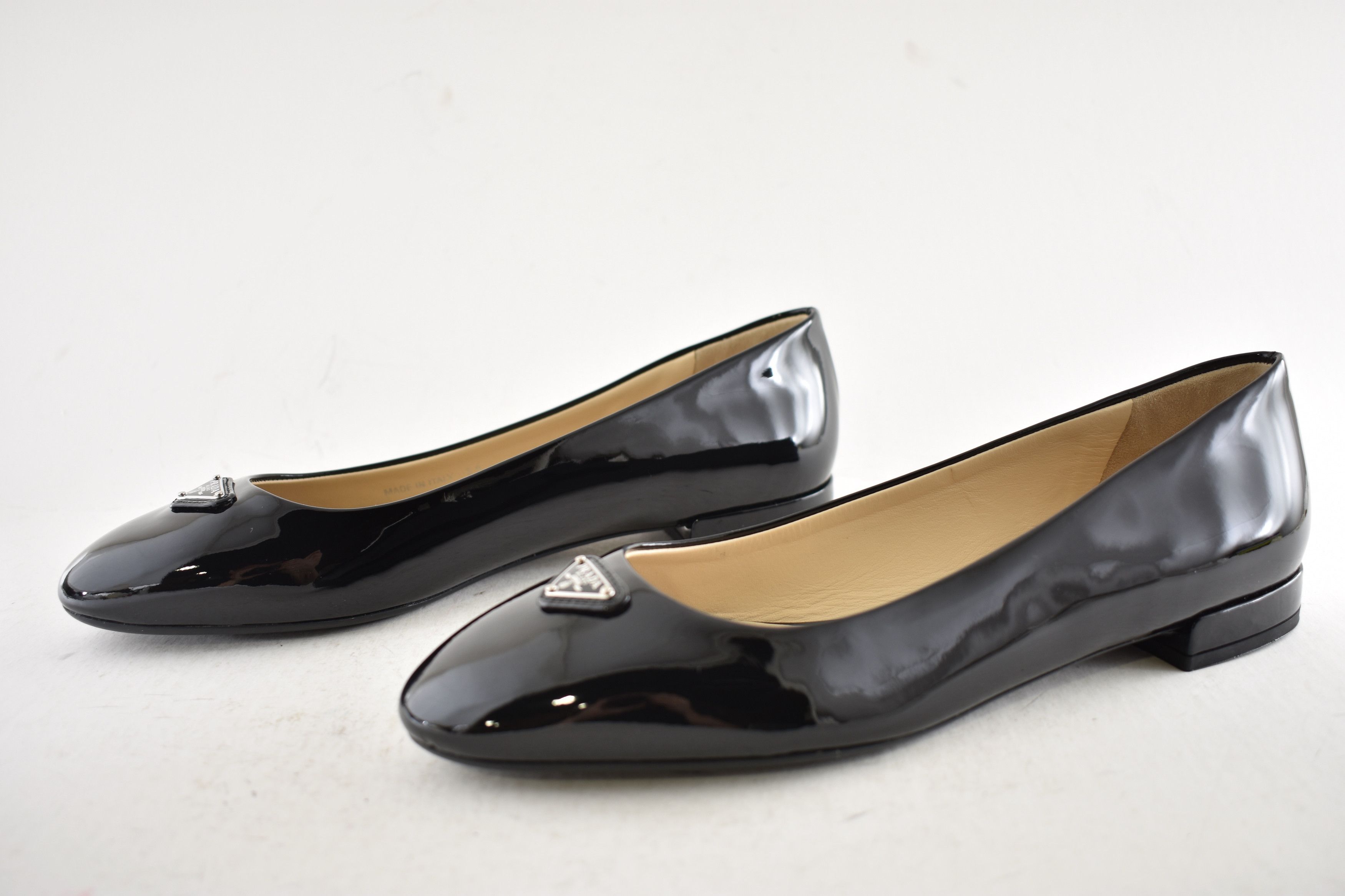 Prada Prada Patent Logo Classic Round Ballerina Ballet Flat 39 Size US 9 / IT 39 - 15 Thumbnail