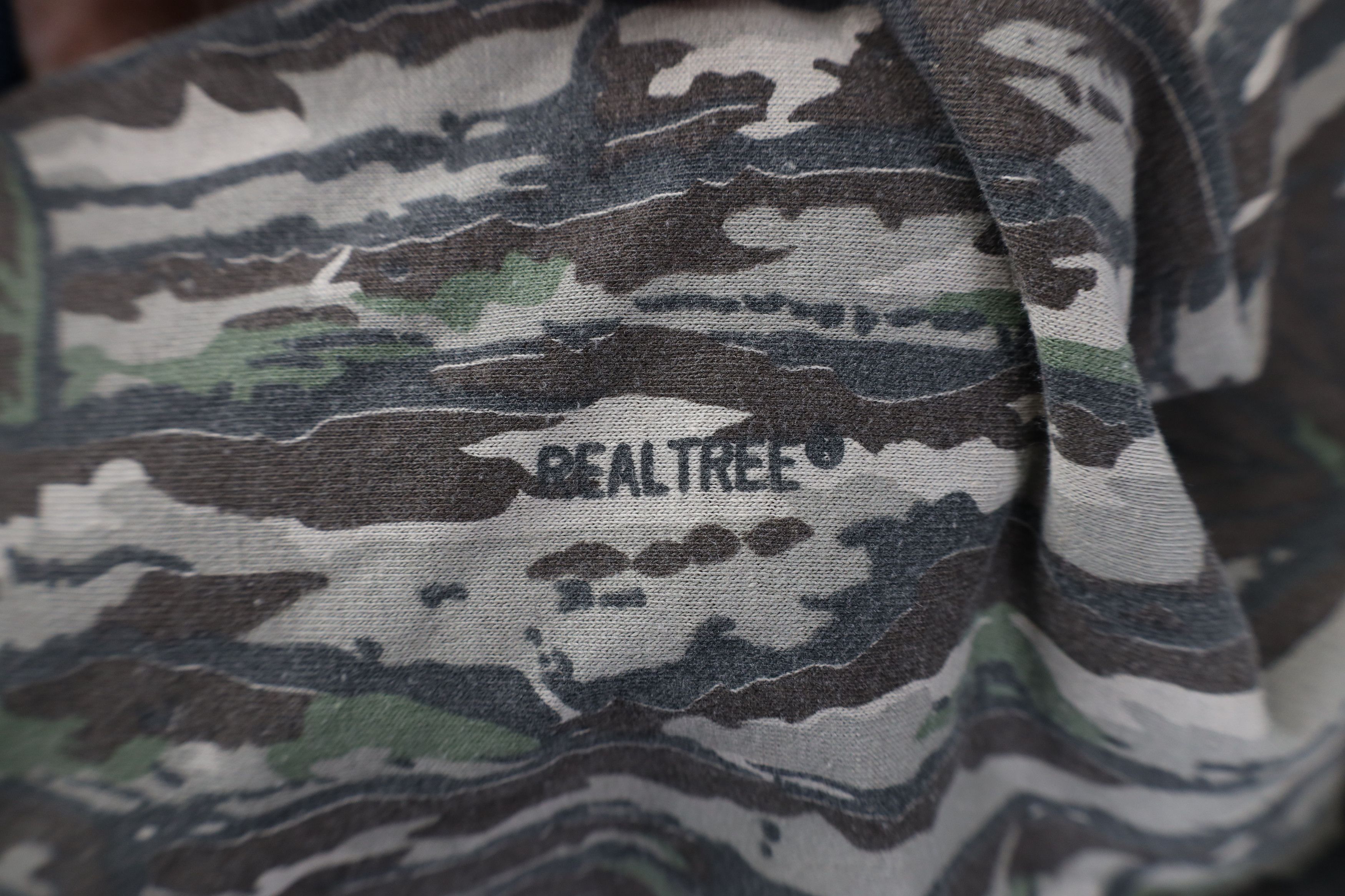 Vintage Vintage 80s 90s Camouflage Long Sleeve T-Shirt Pocket USA Size US L / EU 52-54 / 3 - 8 Thumbnail